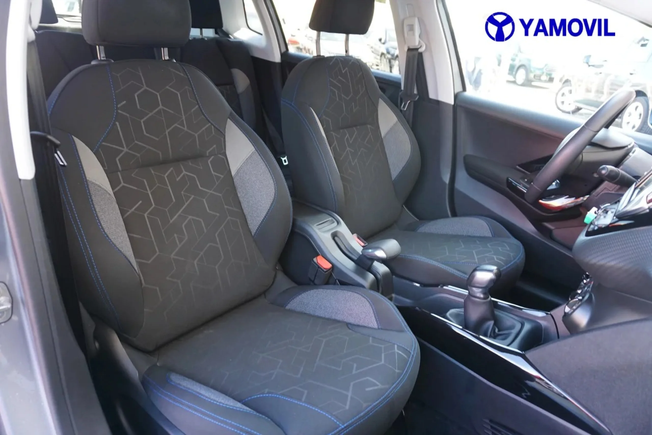 Peugeot 2008 SUV PureTech Signature 60 kW (82 CV) - Foto 15