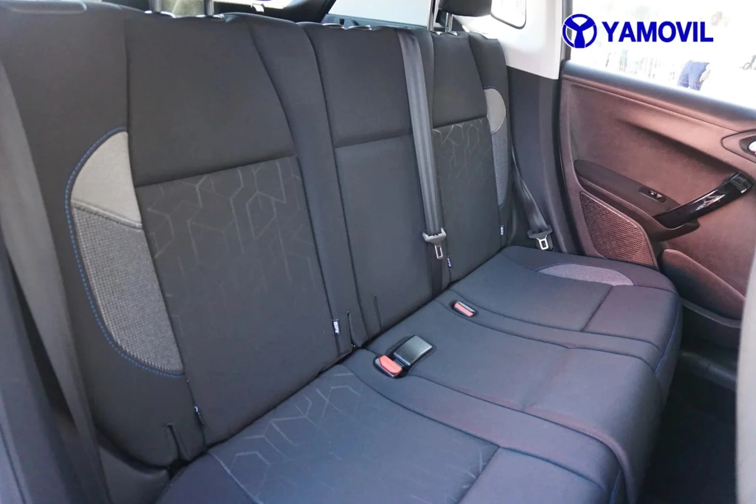 Peugeot 2008 SUV PureTech Signature 60 kW (82 CV) - Foto 16
