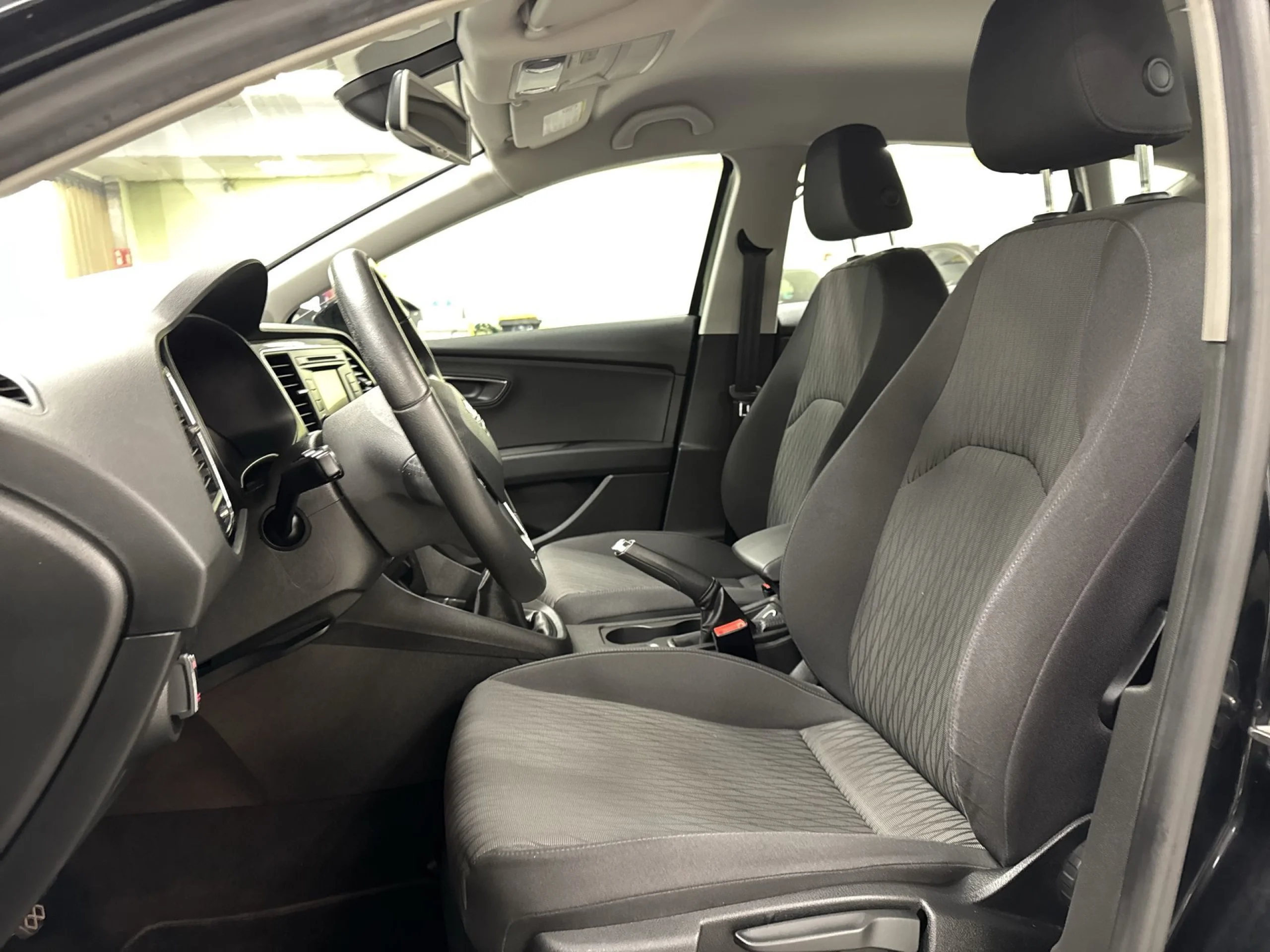 Seat León 1.6 TDI SANDS Style 77 kW (105 CV) - Foto 8