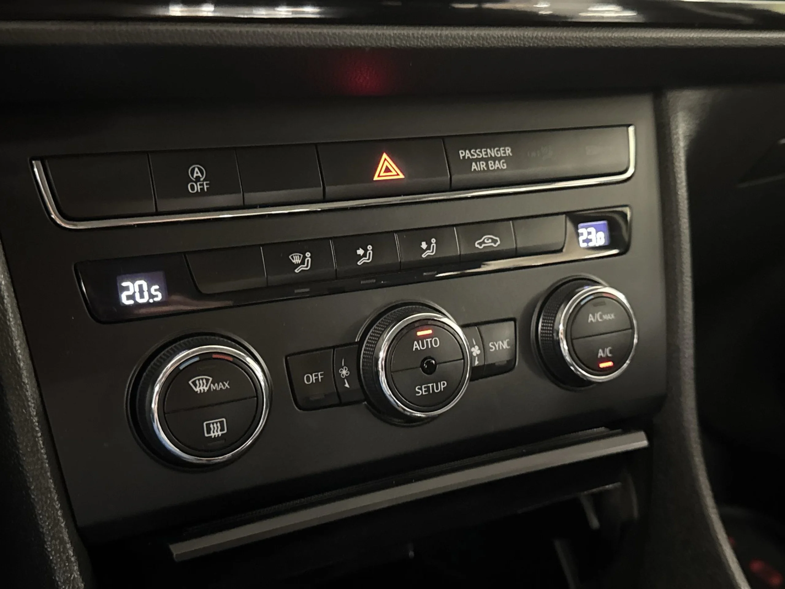 Seat León 1.6 TDI SANDS Style 77 kW (105 CV) - Foto 16