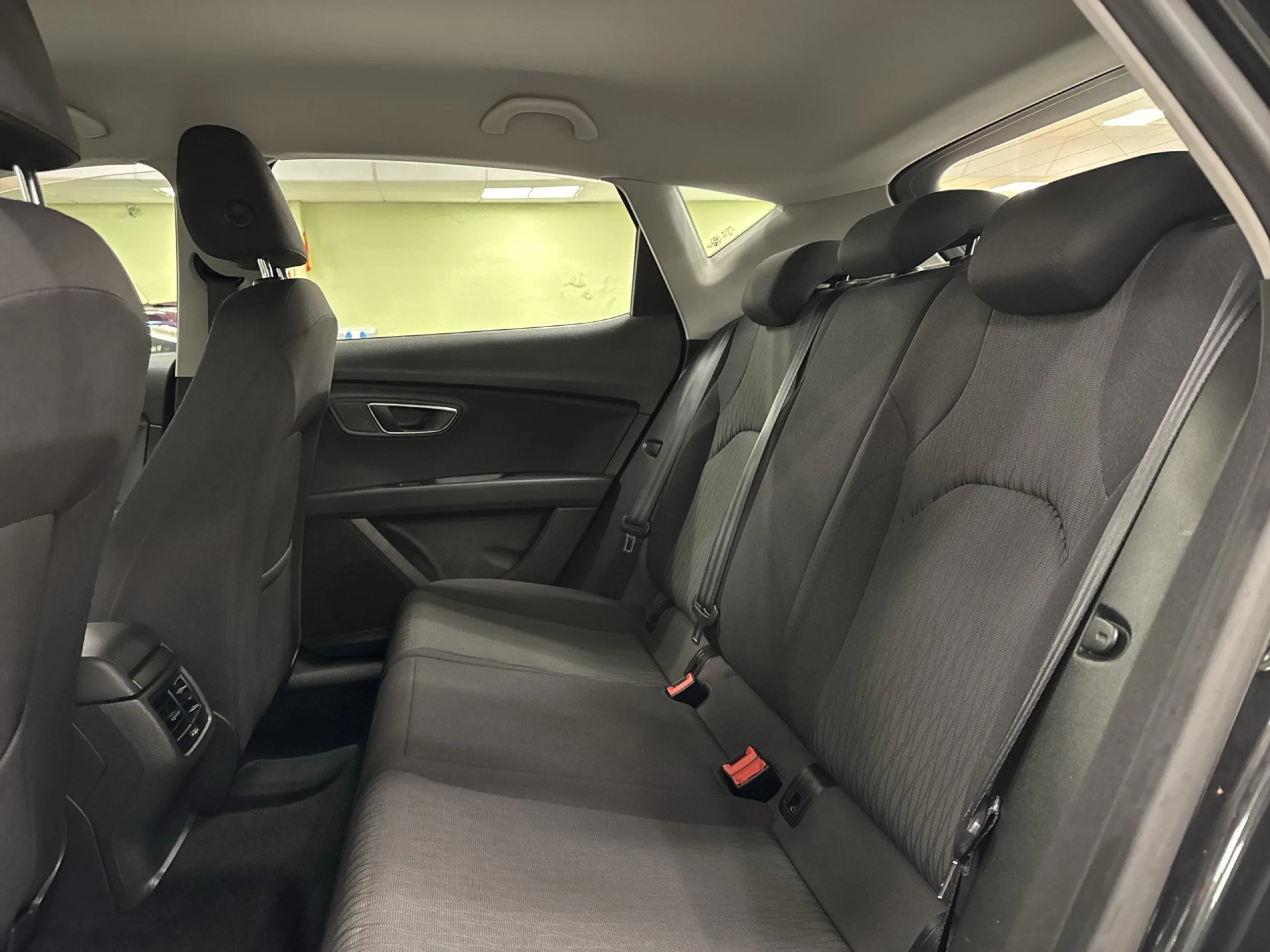 Seat León 1.6 TDI SANDS Style 77 kW (105 CV) - Foto 18