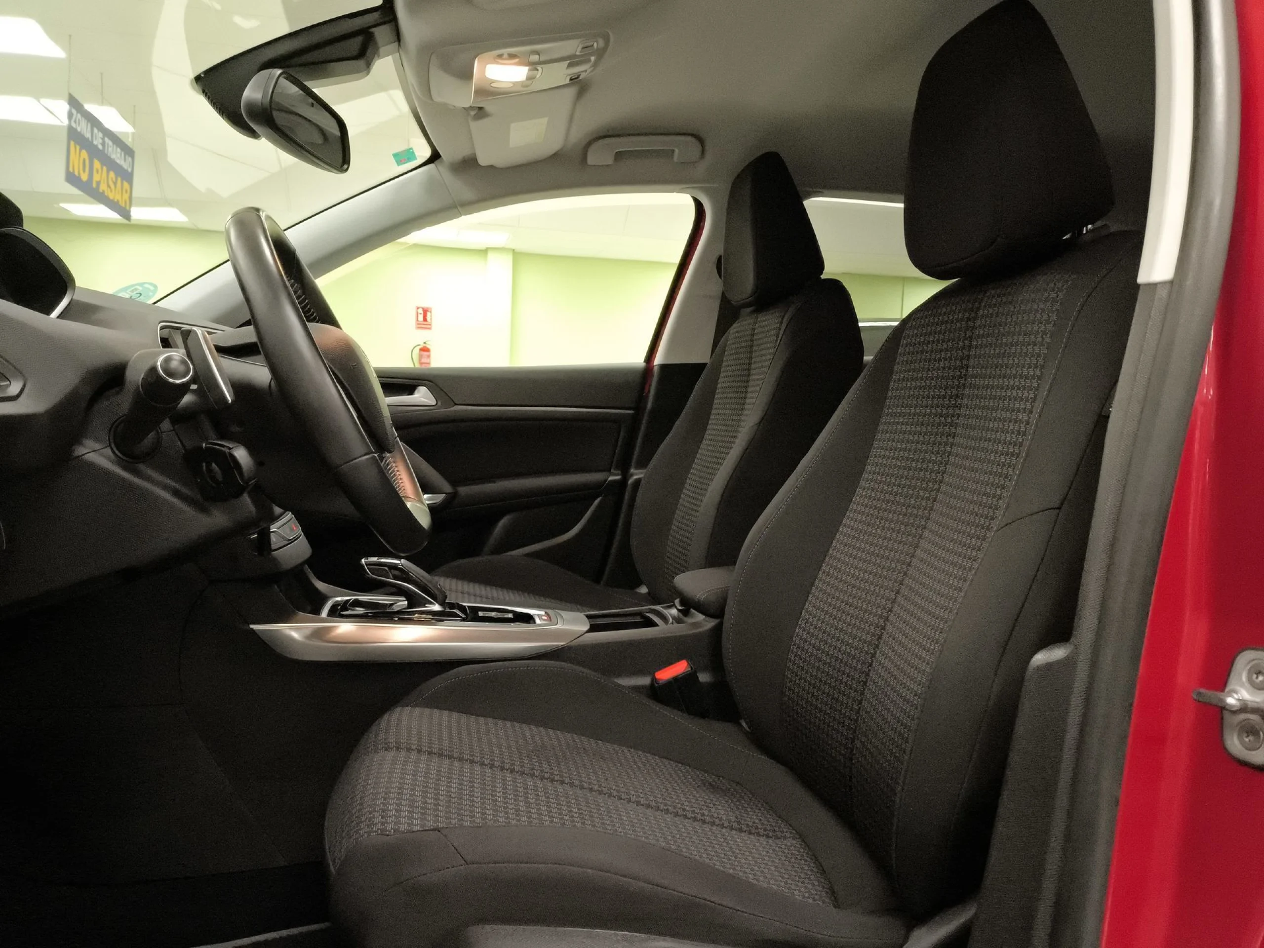 Peugeot 308 PureTech 130 SANDS Style EAT8 96 kW (130 CV) - Foto 8