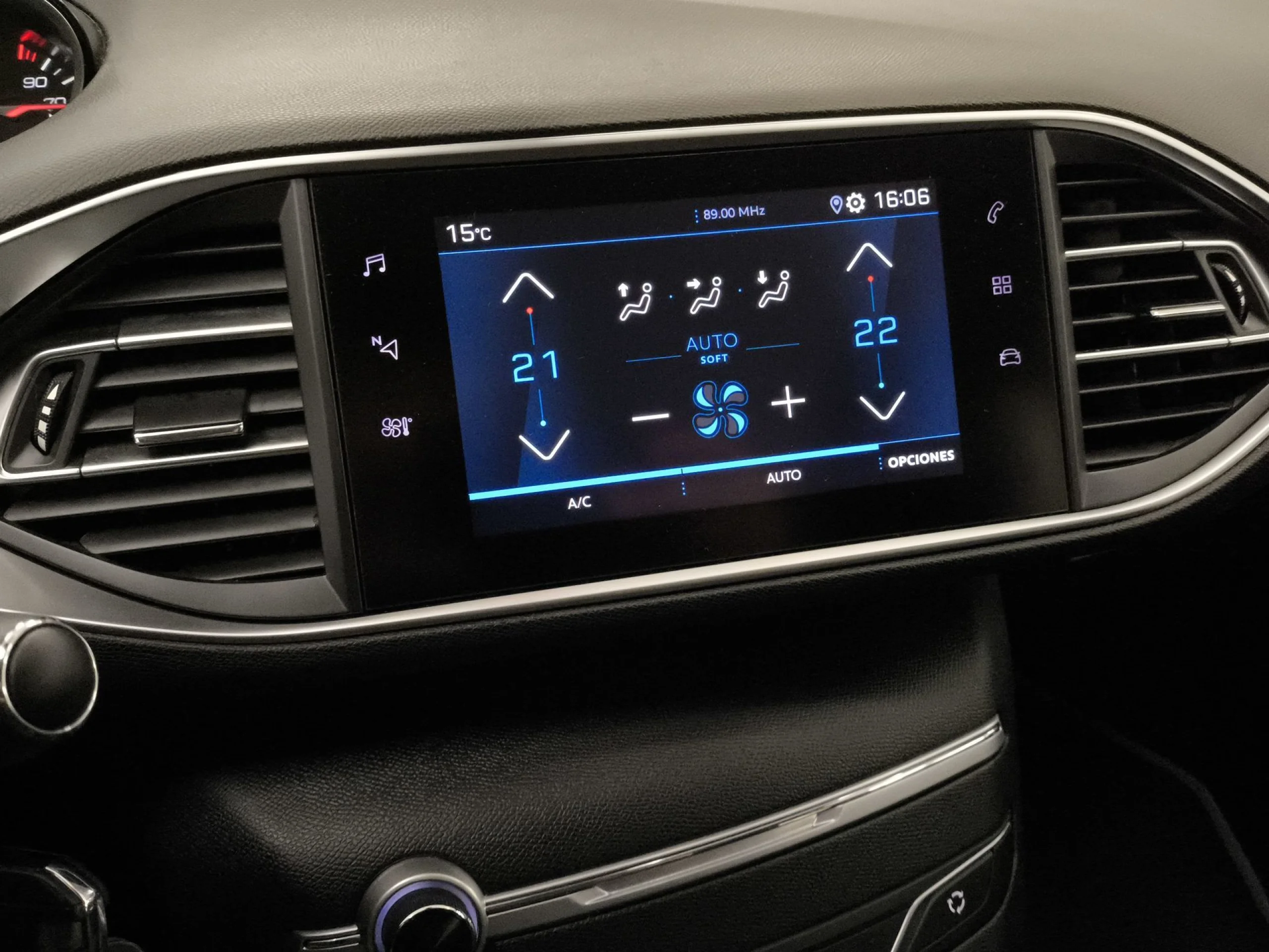 Peugeot 308 PureTech 130 SANDS Style EAT8 96 kW (130 CV) - Foto 14