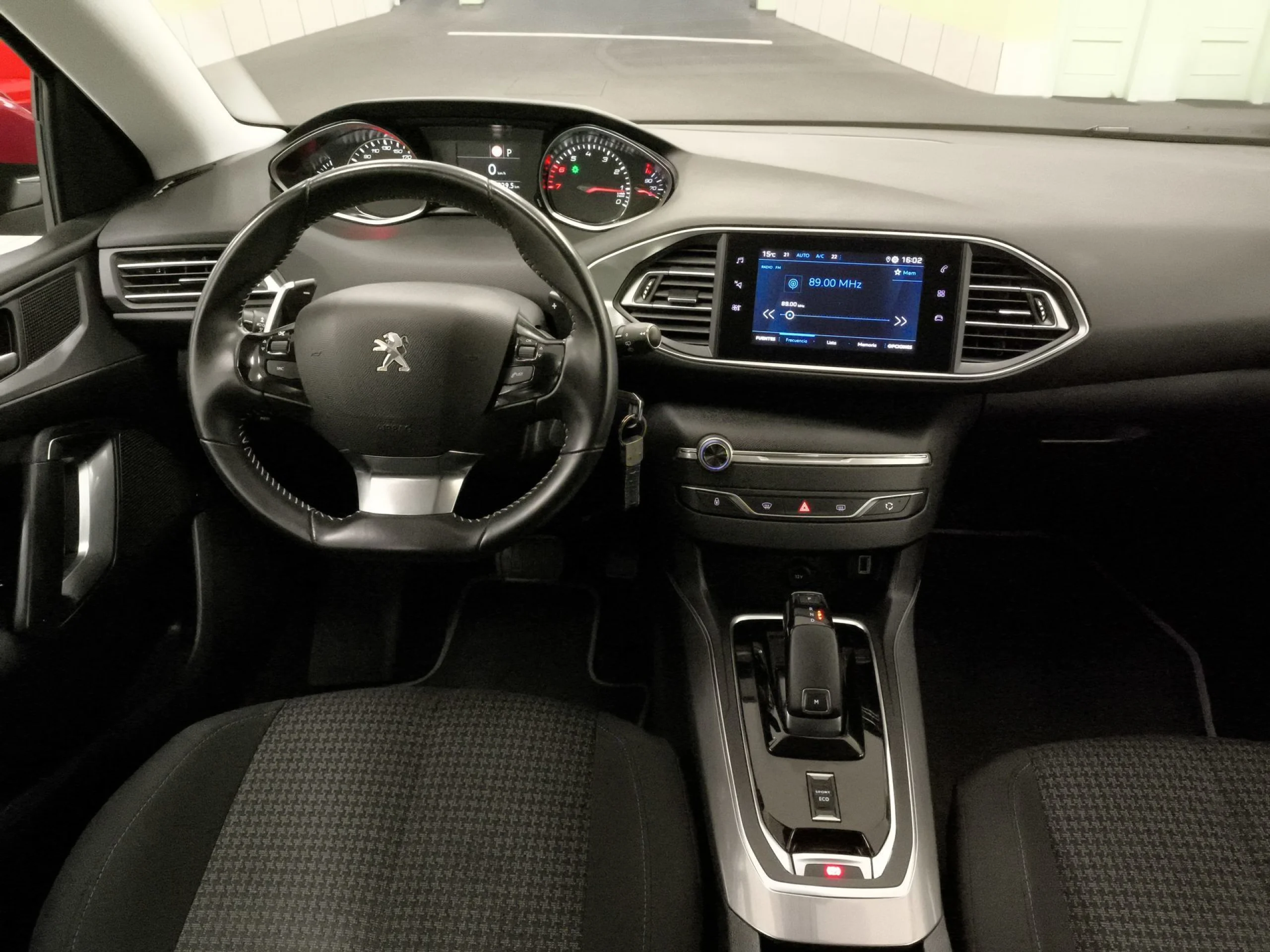 Peugeot 308 PureTech 130 SANDS Style EAT8 96 kW (130 CV) - Foto 16