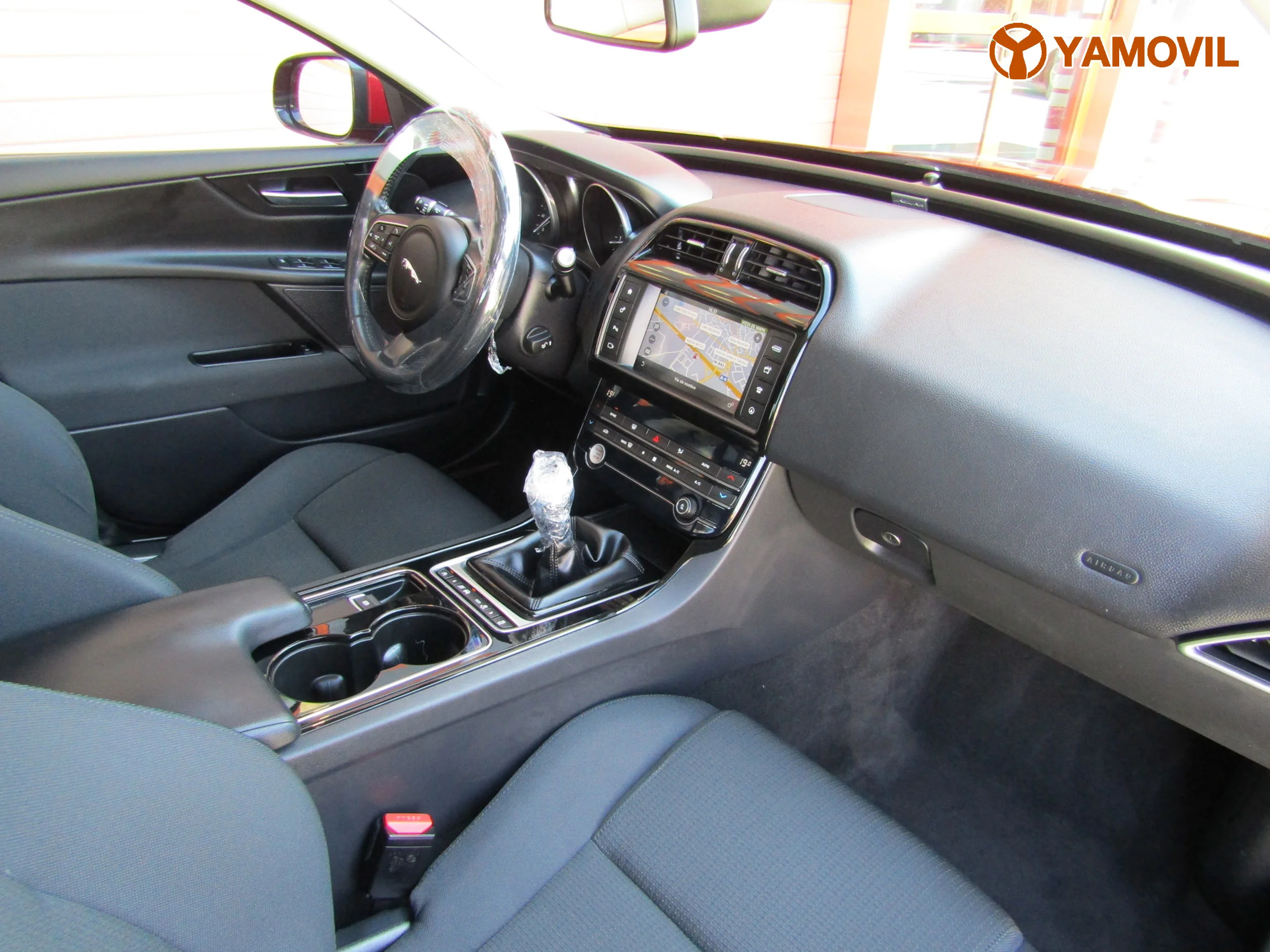 Jaguar XE 2.0d PURE - Foto 16