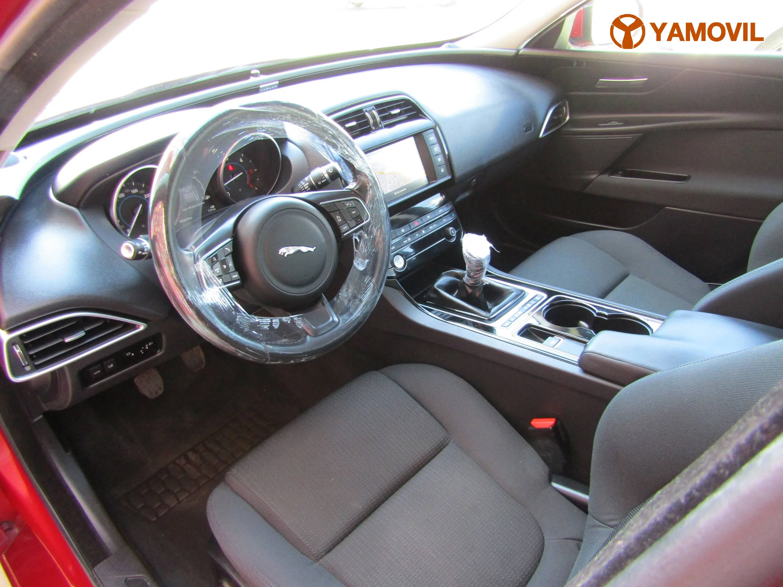 Jaguar XE 2.0d PURE - Foto 19