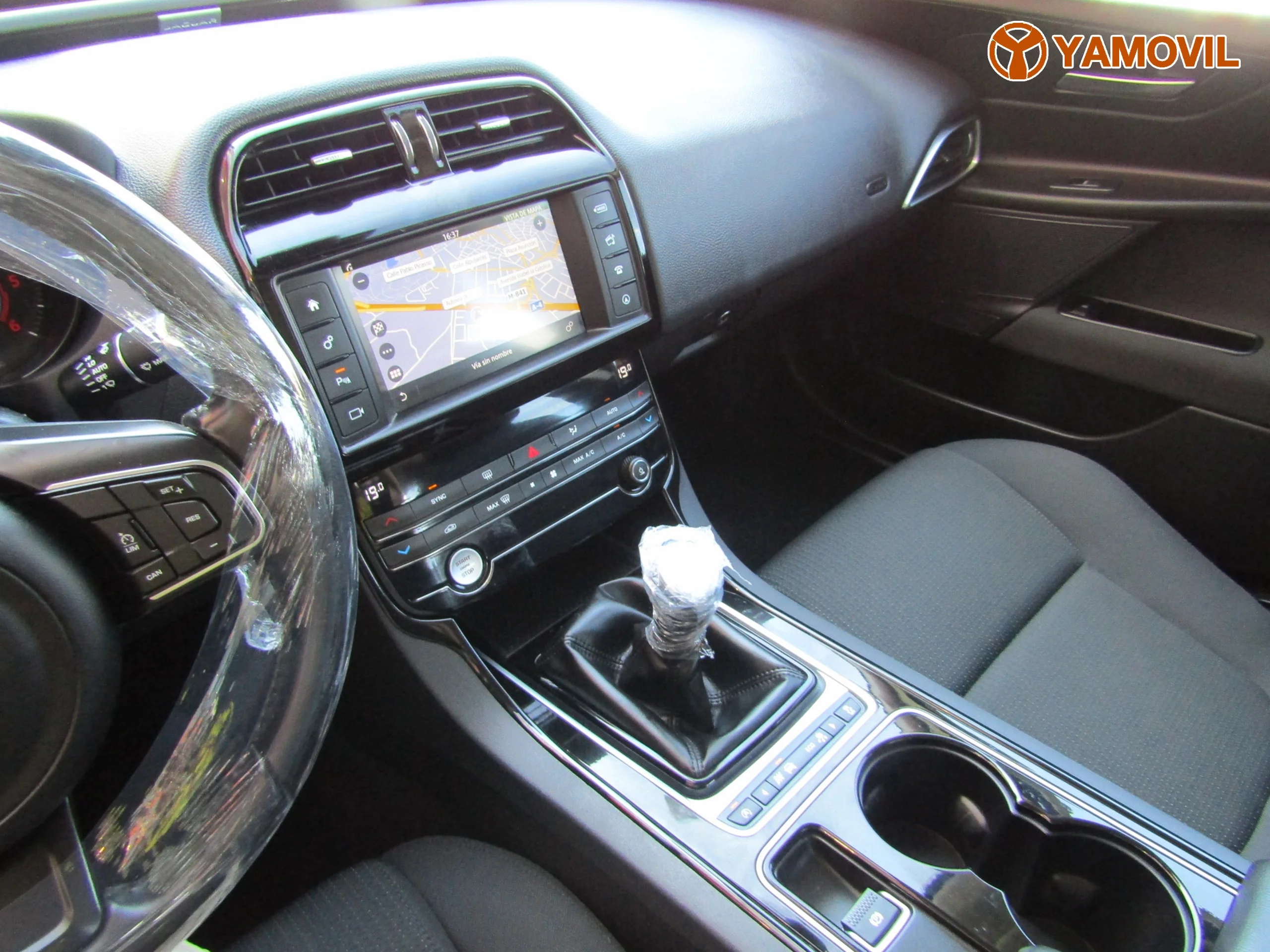 Jaguar XE 2.0d PURE - Foto 41