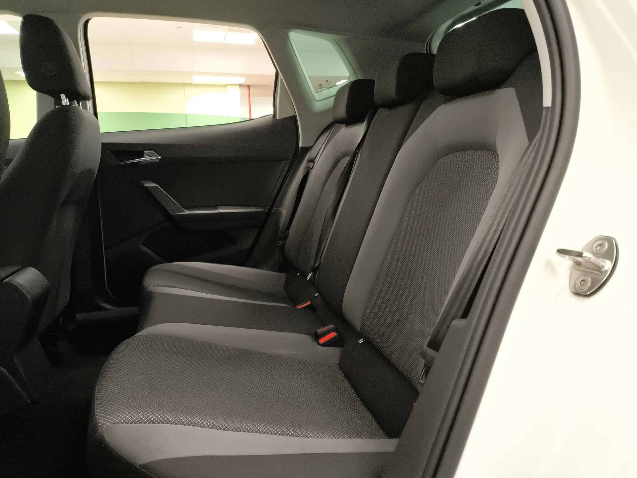 Seat Arona 1.0 TSI Ecomotive SANDS Style Edition 70 kW (95 CV) - Foto 17