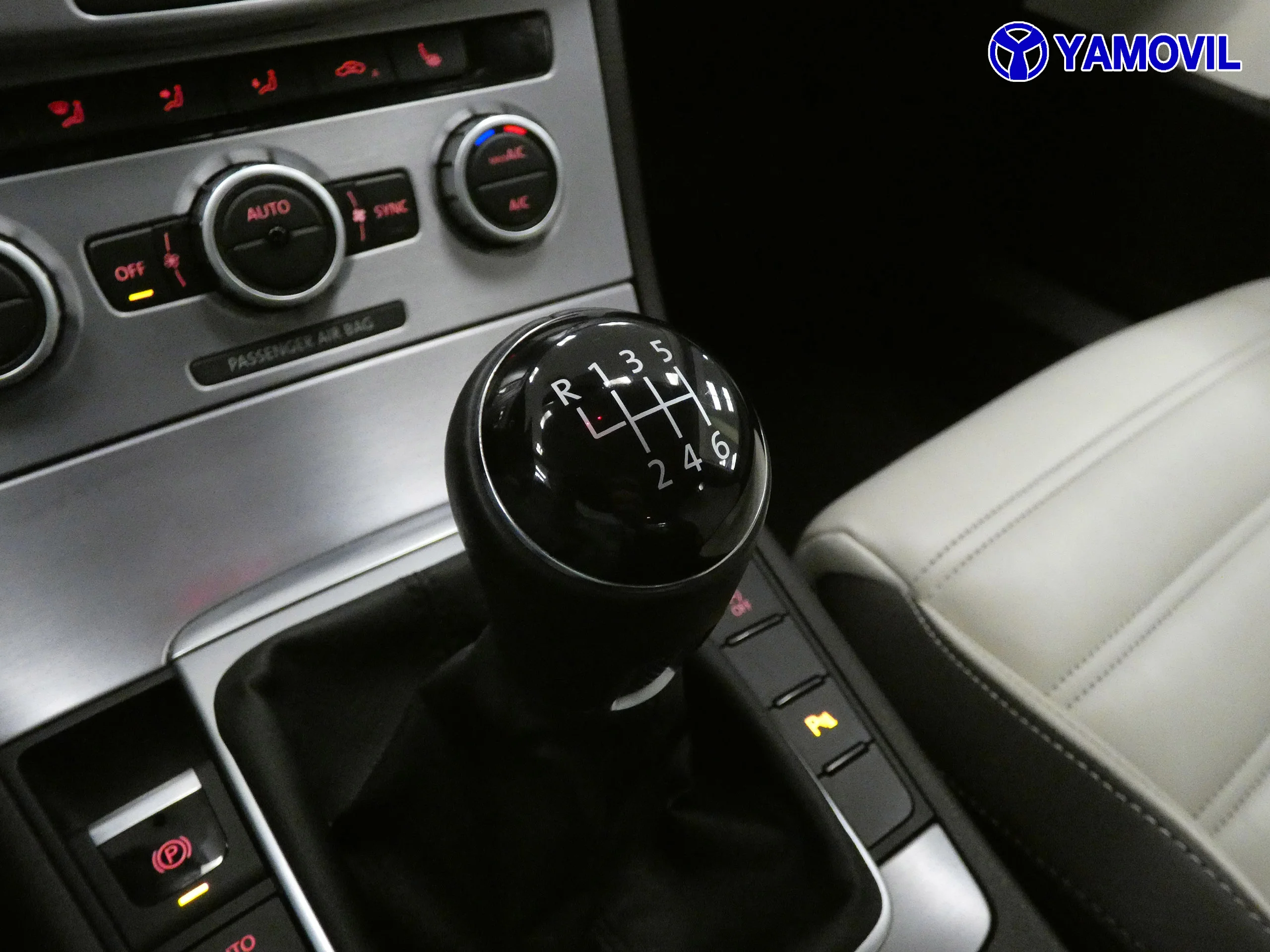 Volkswagen CC 2.0 TDI R-LINE BLUEMOTION TECH 4P - Foto 29