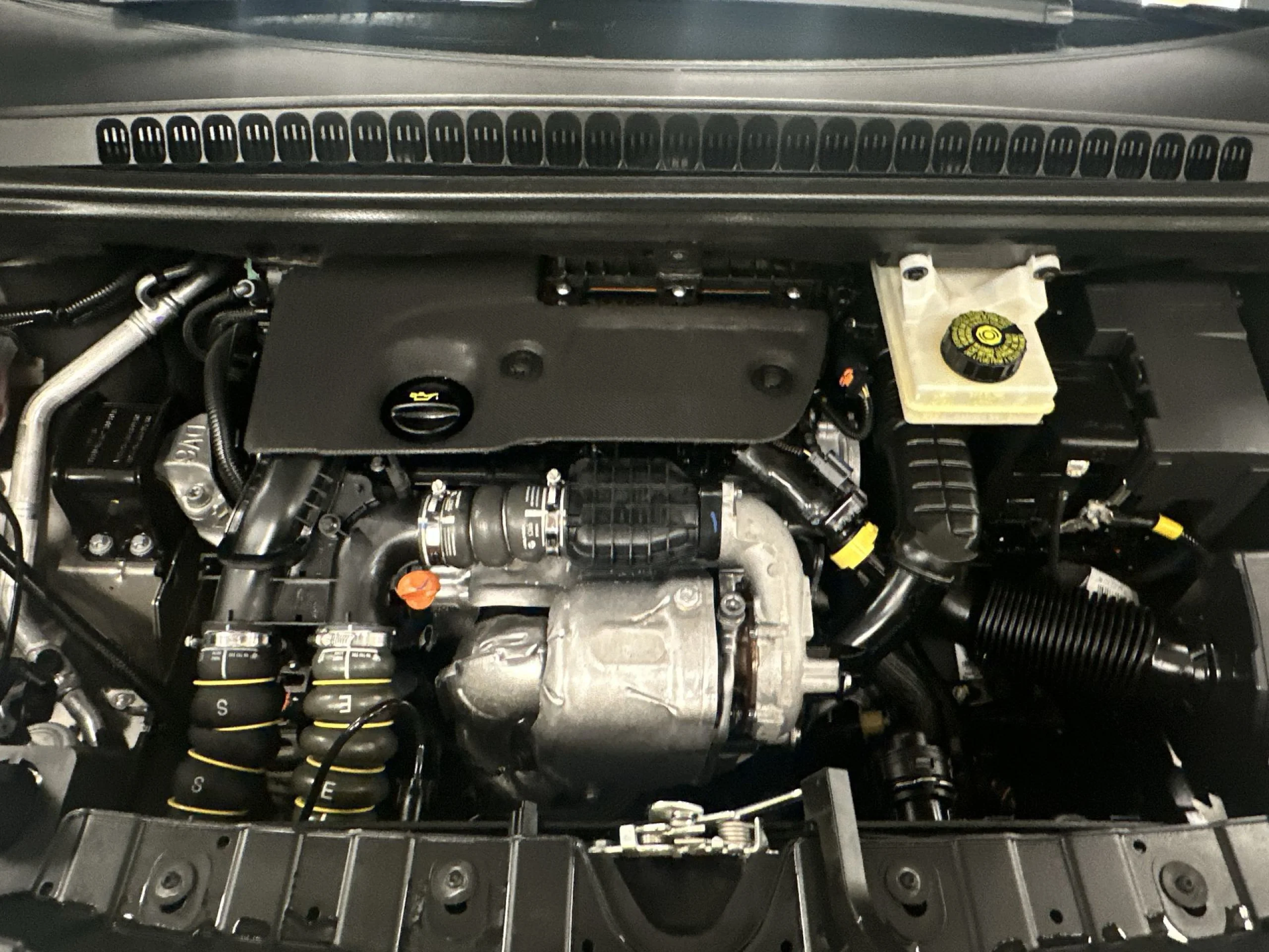 Peugeot 3008 1.6 BlueHDI Allure EAT6 88 kW (120 CV) - Foto 22