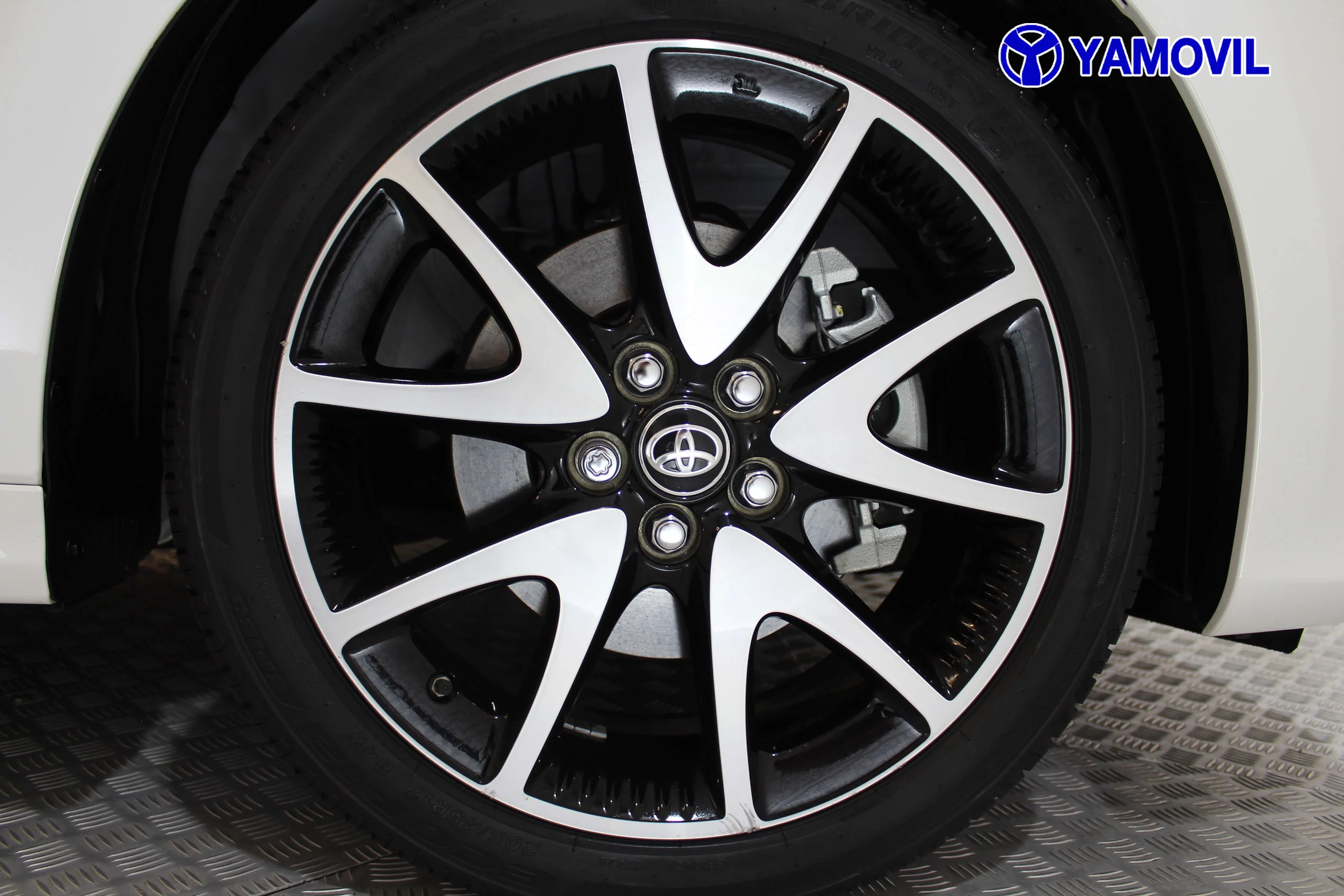 Toyota Yaris 120H Style 85 kW (116 CV) - Foto 9