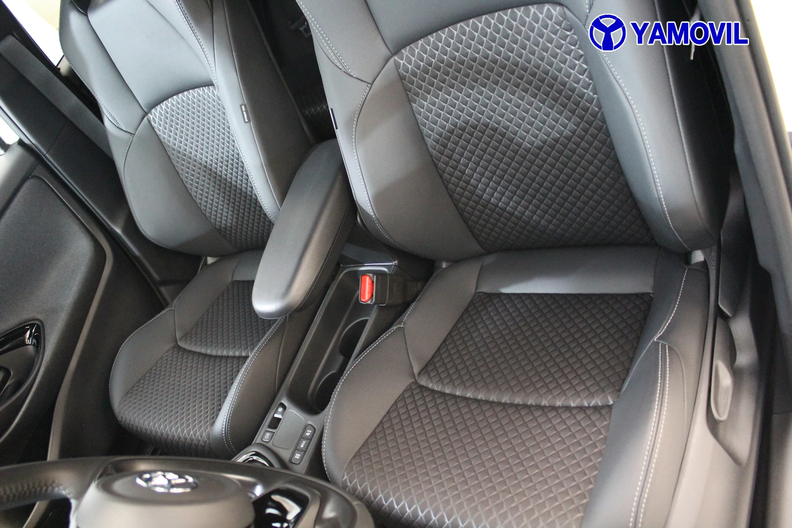 Toyota Yaris 120H Style 85 kW (116 CV) - Foto 13