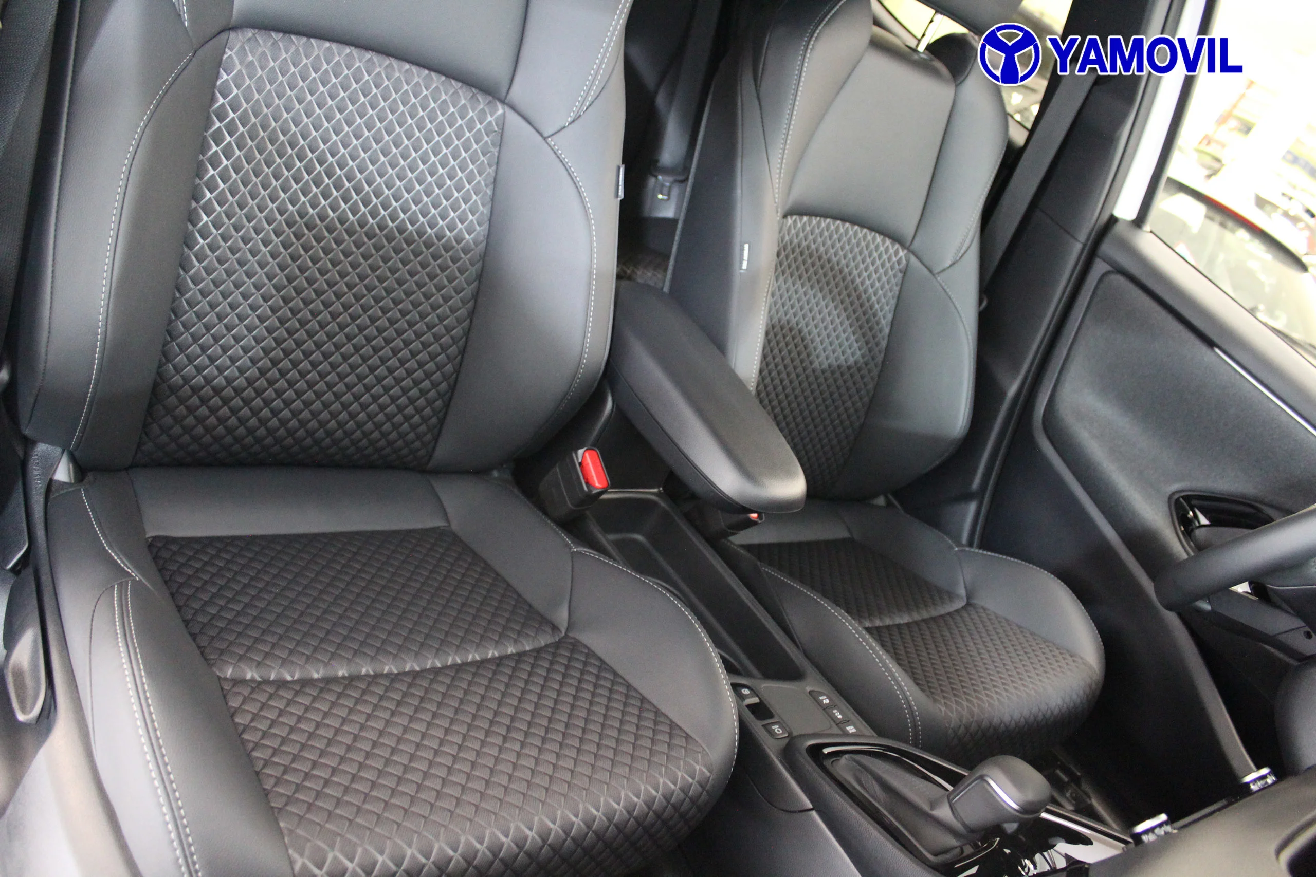 Toyota Yaris 120H Style 85 kW (116 CV) - Foto 15