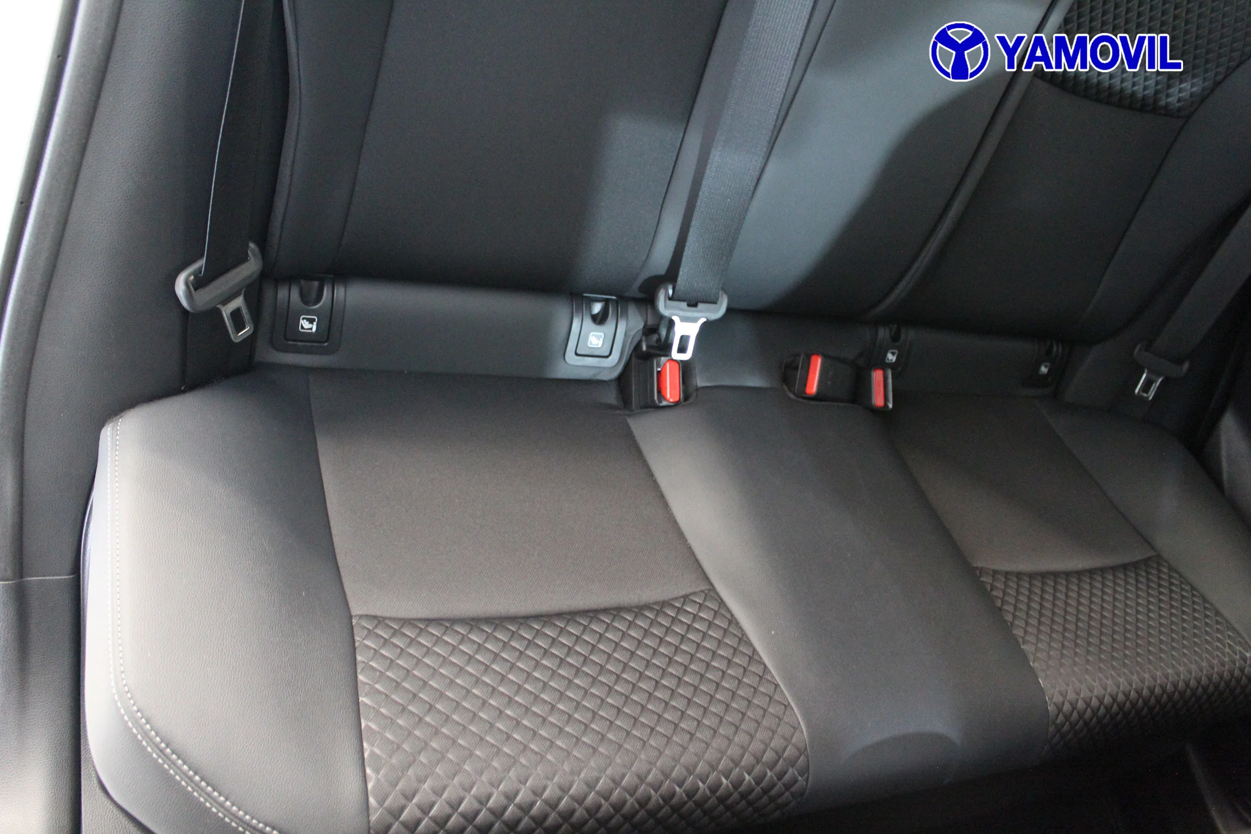 Toyota Yaris 120H Style 85 kW (116 CV) - Foto 16