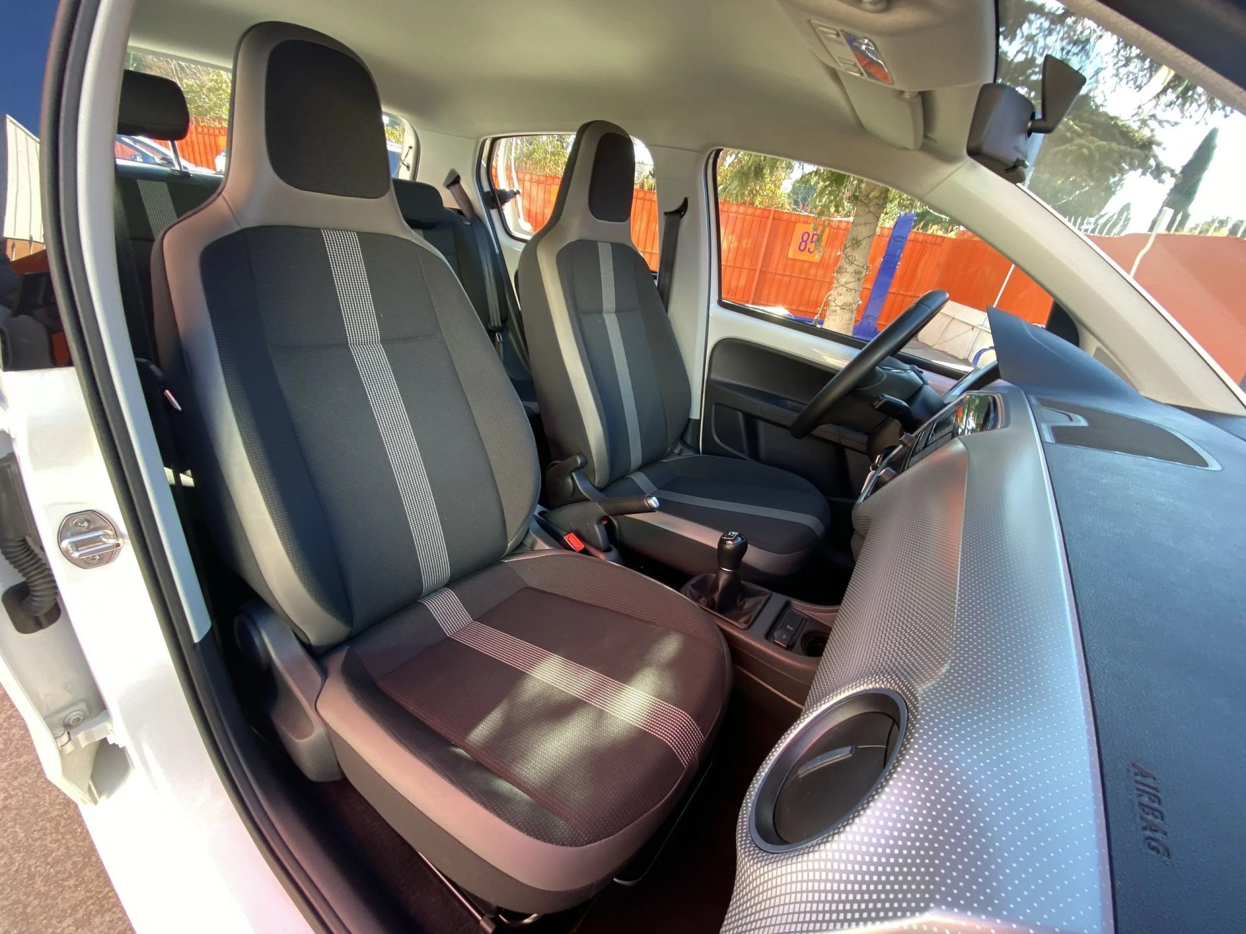 Volkswagen Up High up! 1.0 44 kW (60 CV) - Foto 20