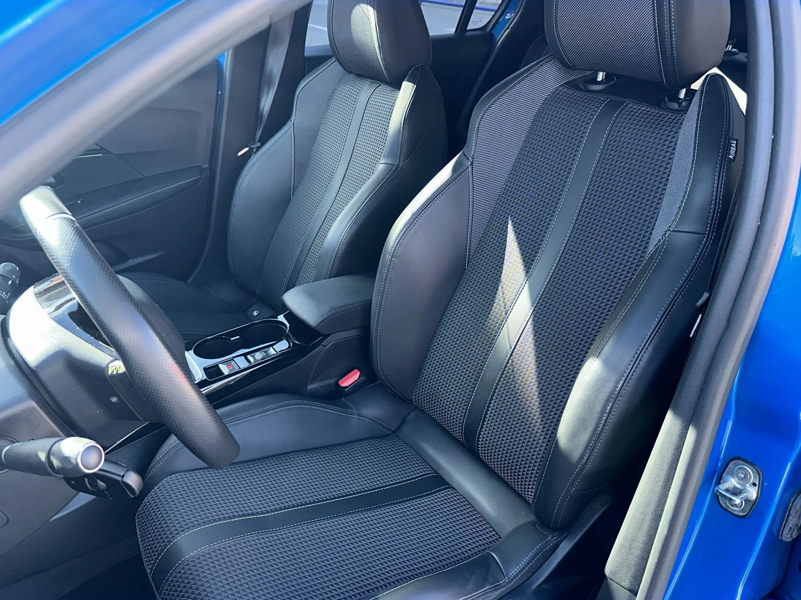 Peugeot 208 PureTech 100 SANDS GT Line 75 kW (100 CV) - Foto 8