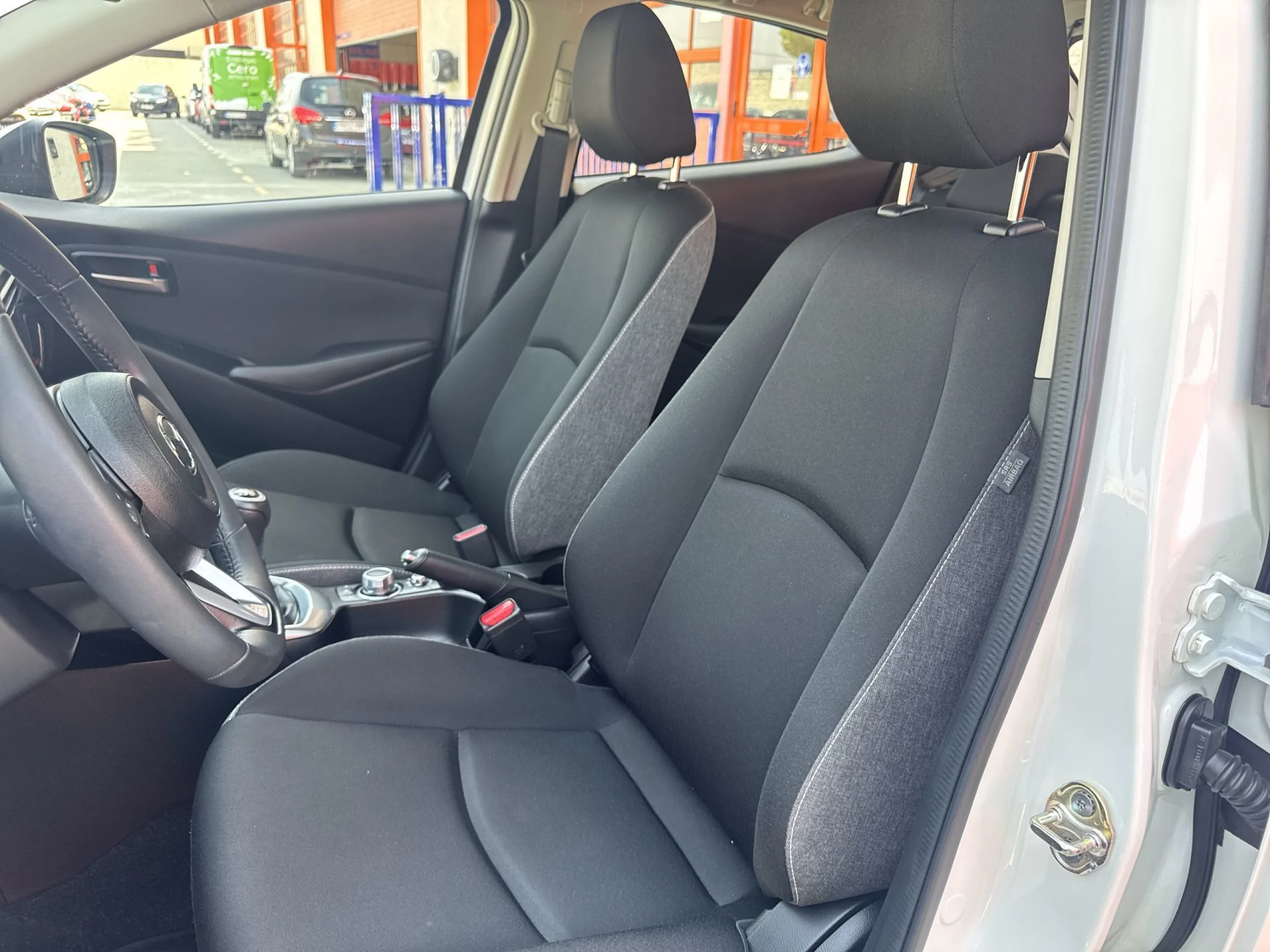 Mazda Mazda 2 1.5 e-SKYACTIV G Center-Line 66 kW (90 CV) - Foto 8