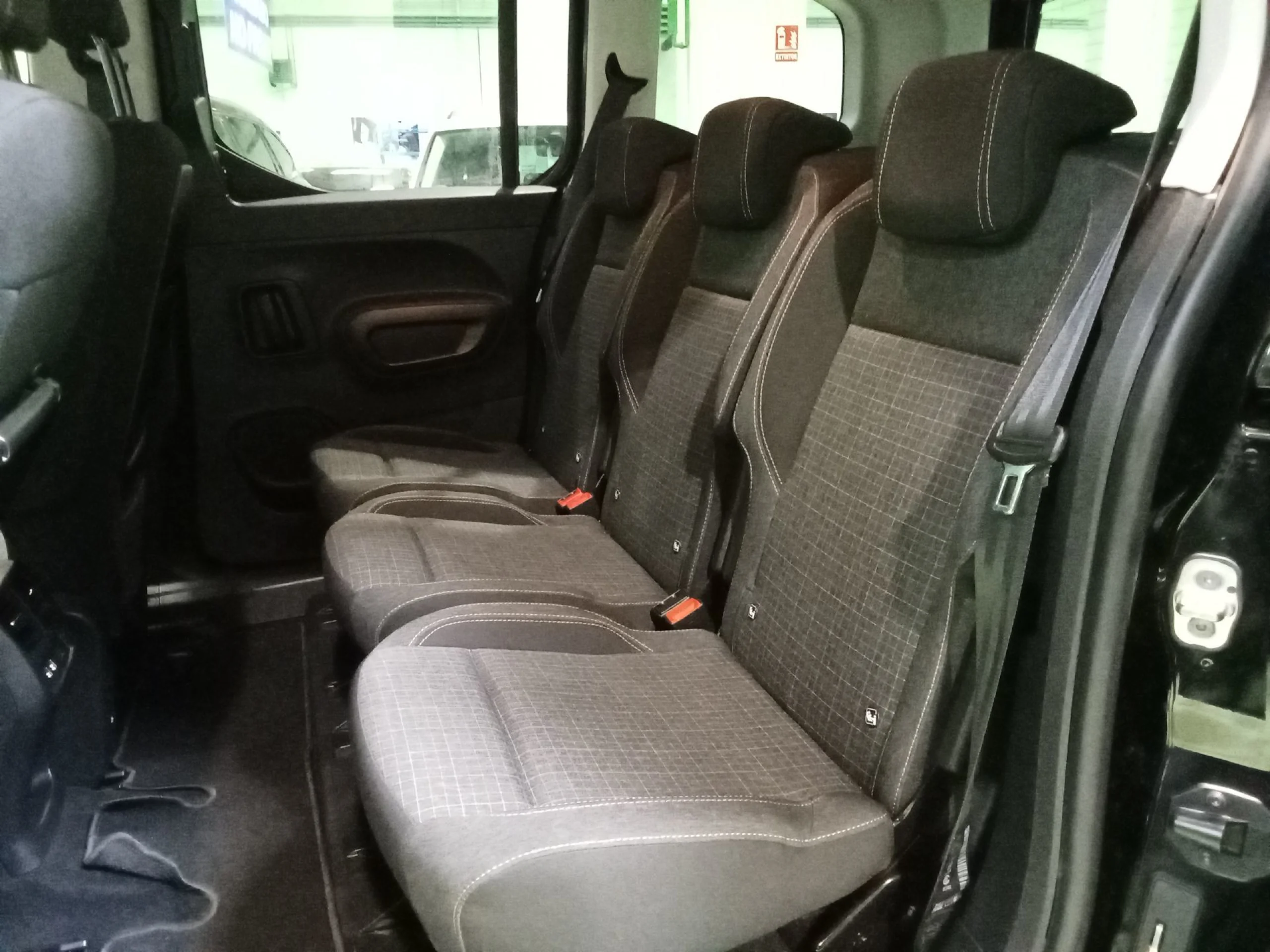 Peugeot E-Rifter GT Standard 100 kW (136 CV) - Foto 23