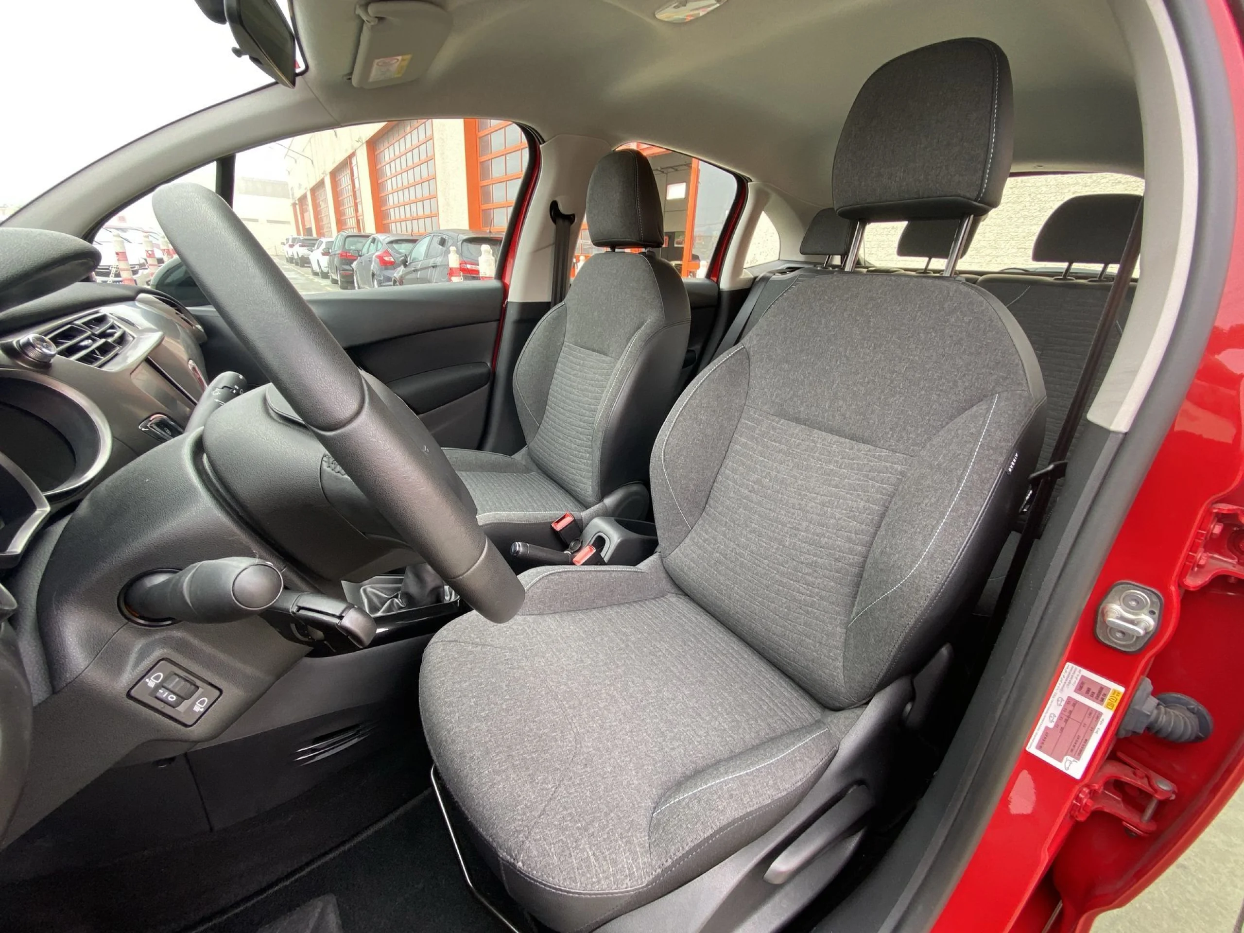 Citroen C3 PURETECH 82CV LIVE EDITION 5P PACK LL/AA - Foto 8