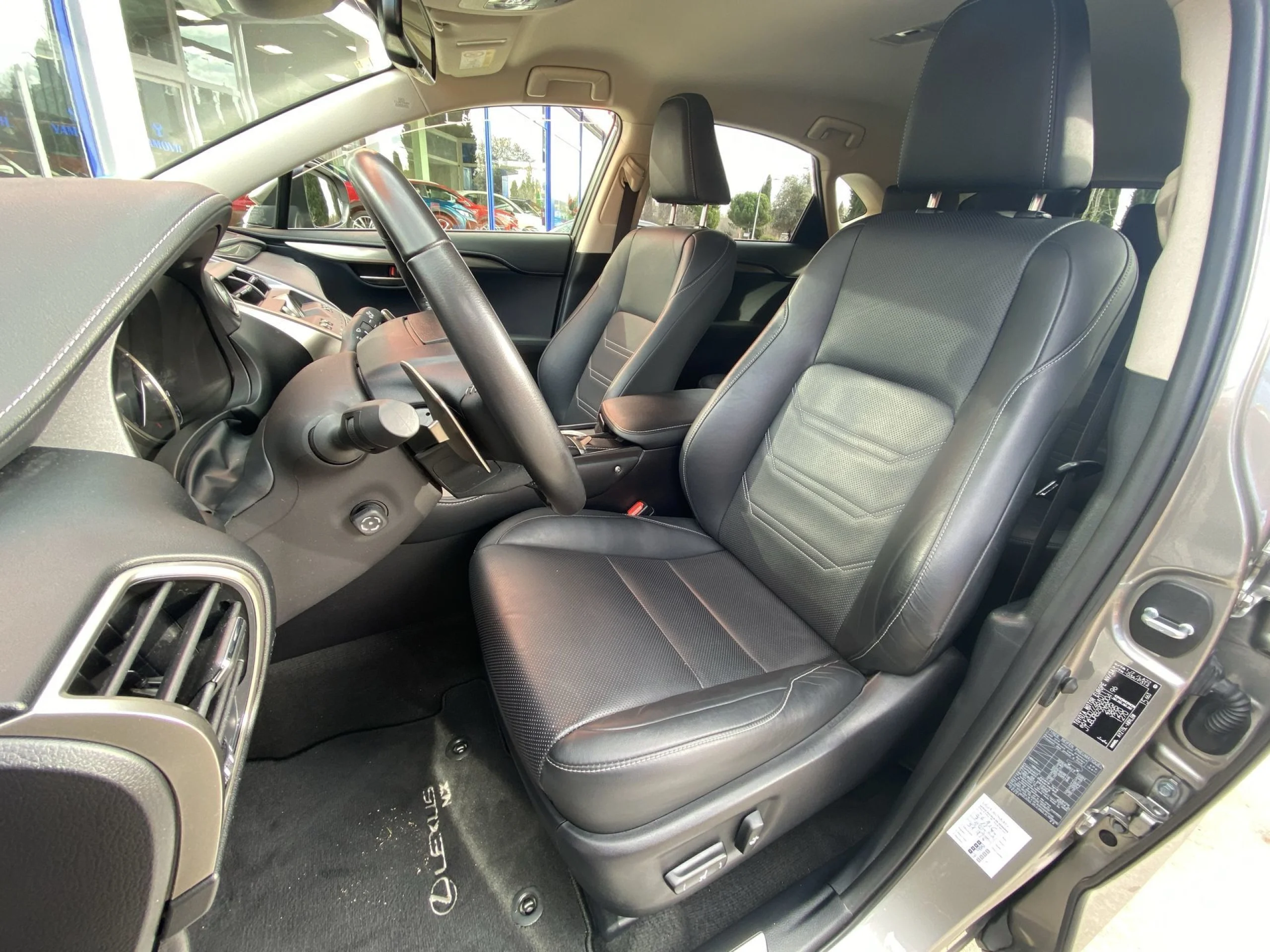Lexus NX 300h Executive Navigation 4WD 145 kW (197 CV) - Foto 8