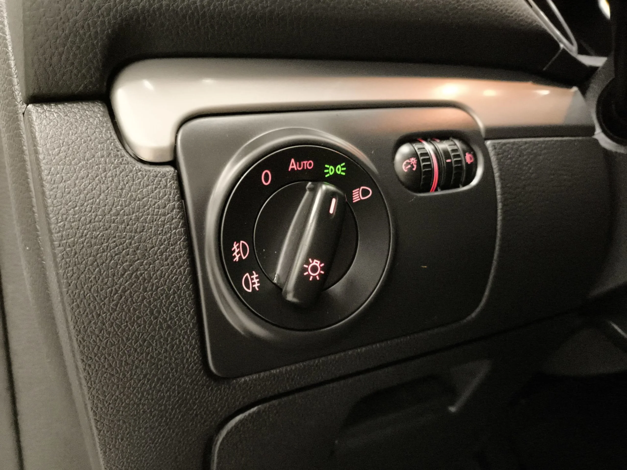 Volkswagen Golf Advance 1.6 TDI DPF 77 kW (105 CV) - Foto 12