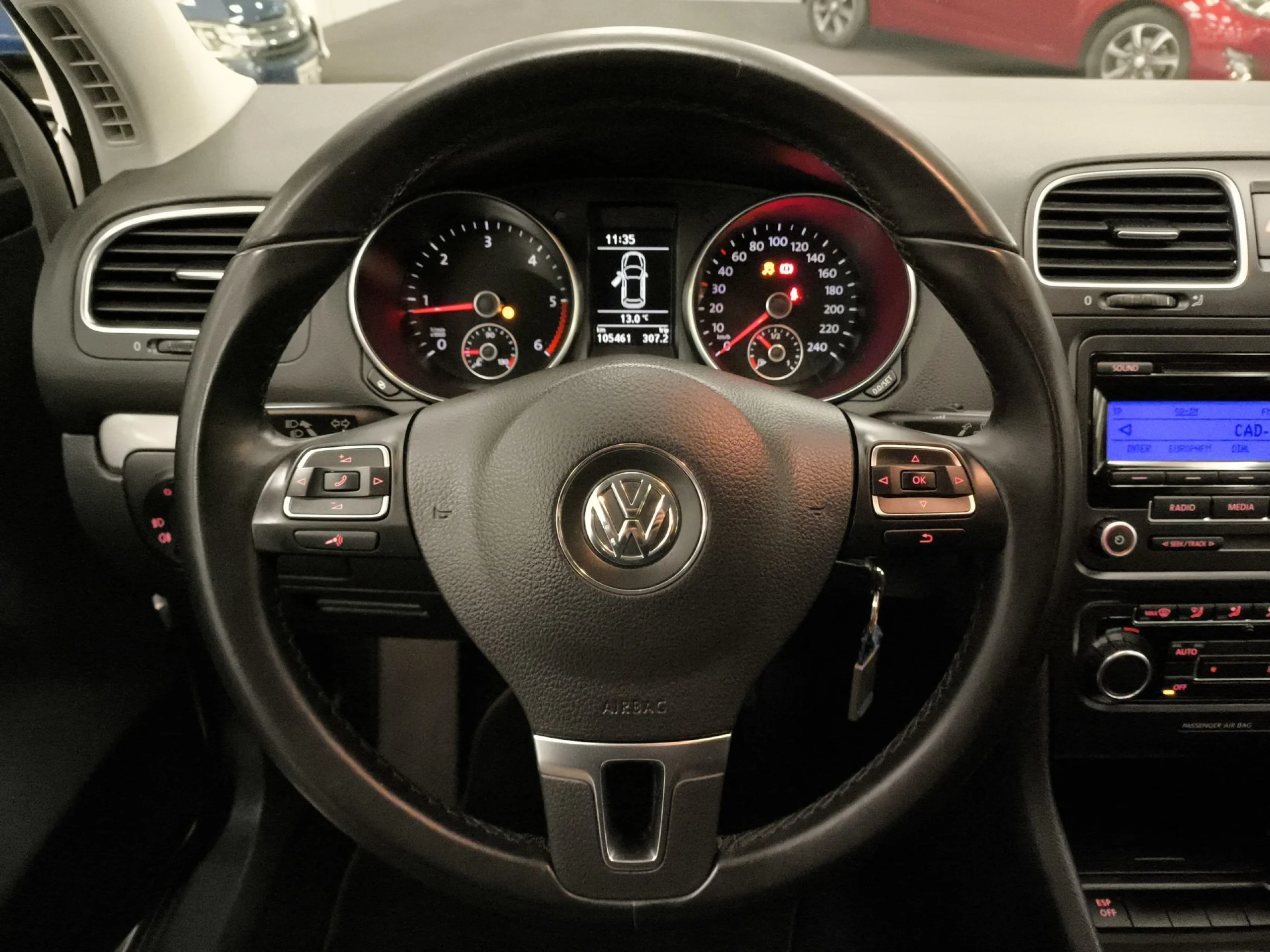 Volkswagen Golf Advance 1.6 TDI DPF 77 kW (105 CV) - Foto 13