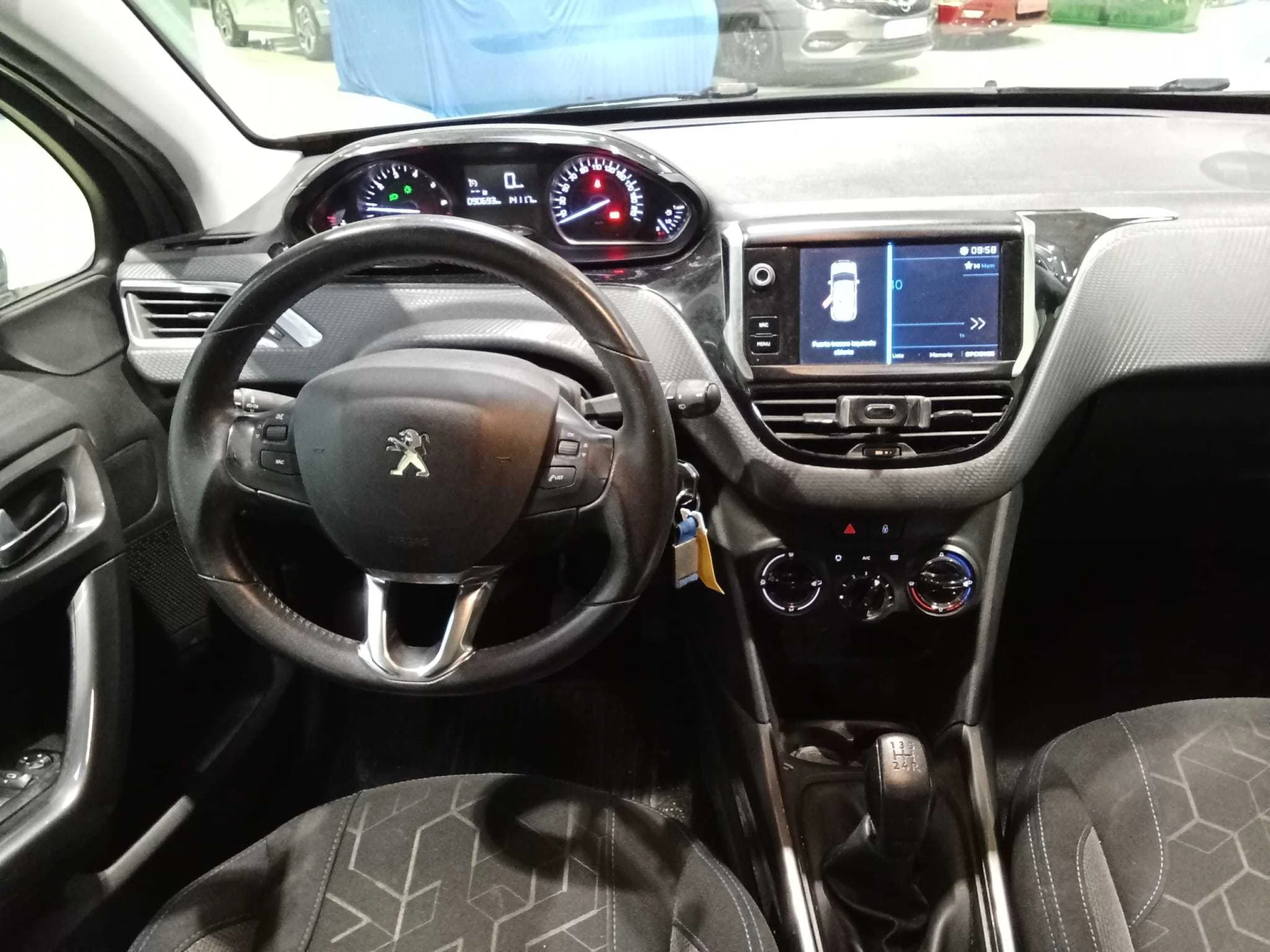 Peugeot 2008 PureTech 82 SANDS Style 60 kW (82 CV) - Foto 5