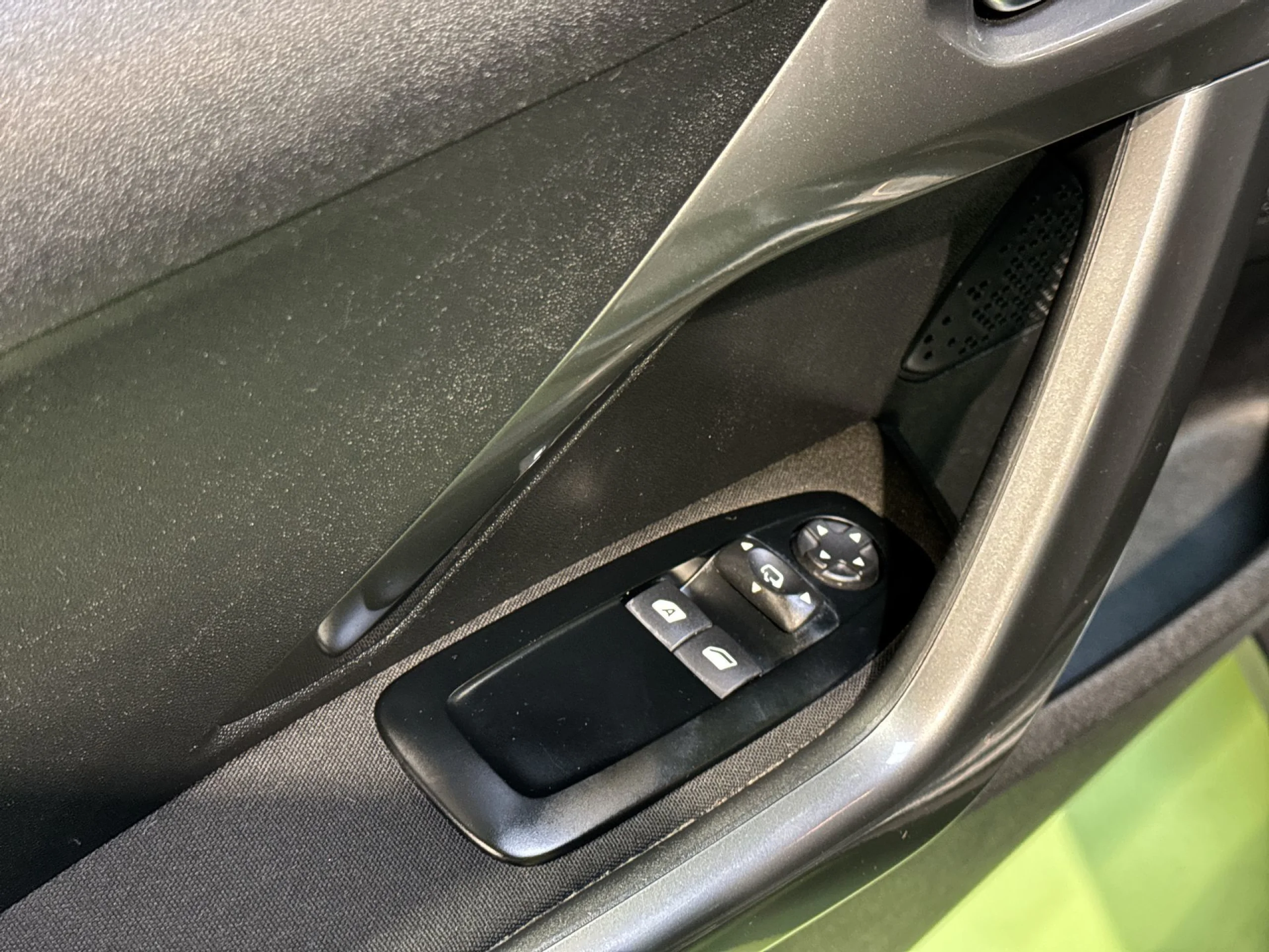 Peugeot 2008 PureTech 82 SANDS Style 60 kW (82 CV) - Foto 10