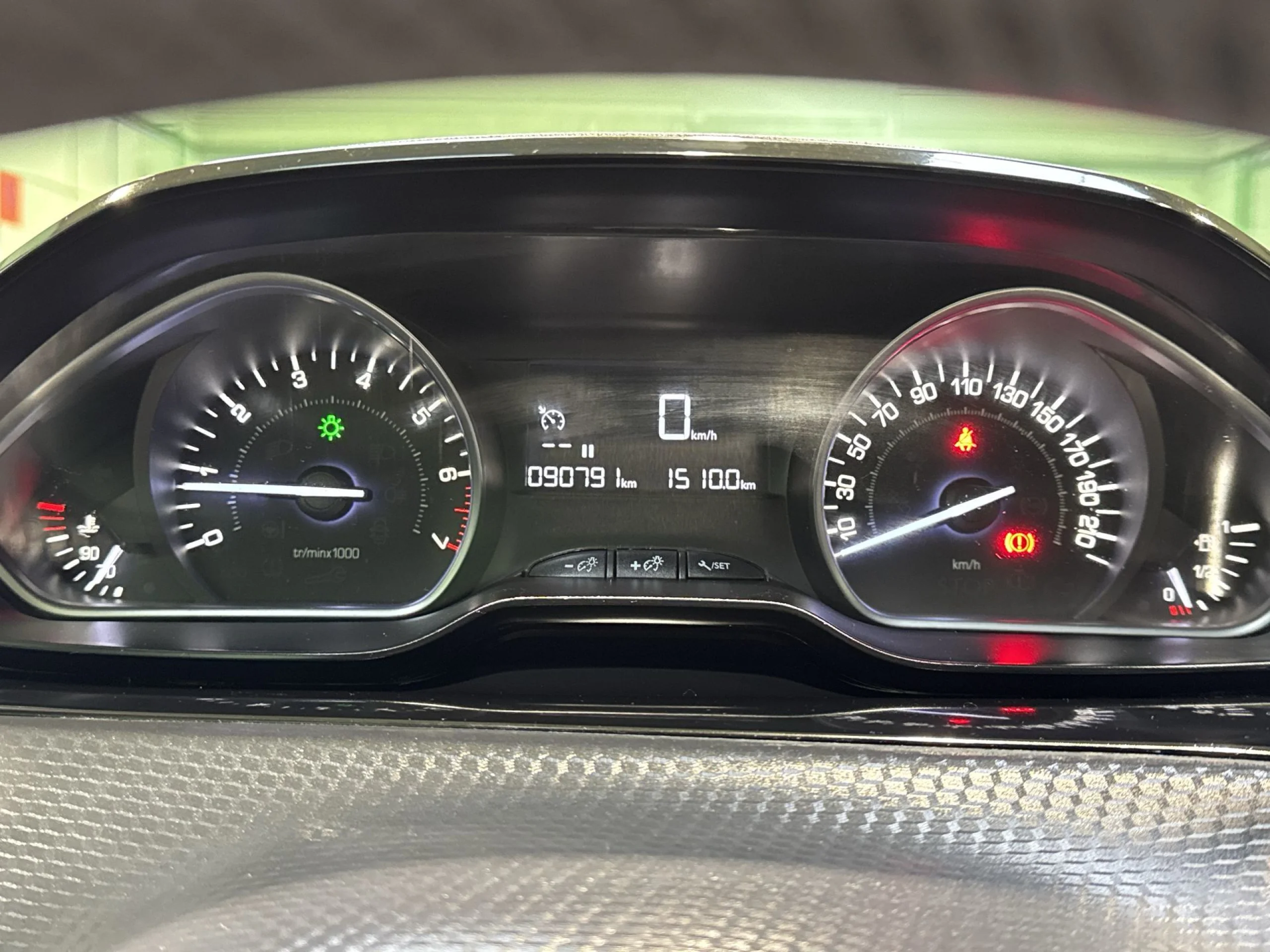 Peugeot 2008 PureTech 82 SANDS Style 60 kW (82 CV) - Foto 13