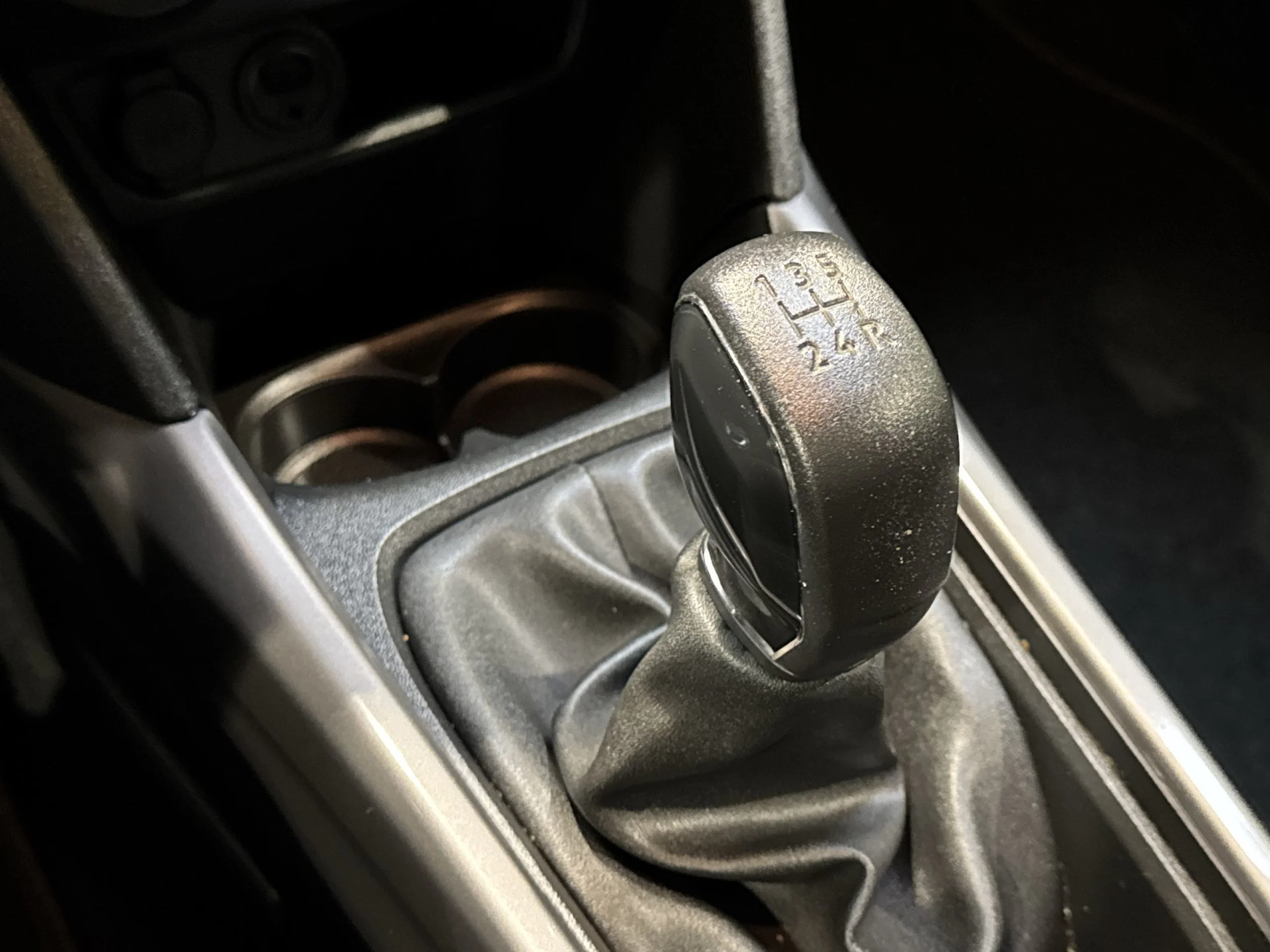 Peugeot 2008 PureTech 82 SANDS Style 60 kW (82 CV) - Foto 17