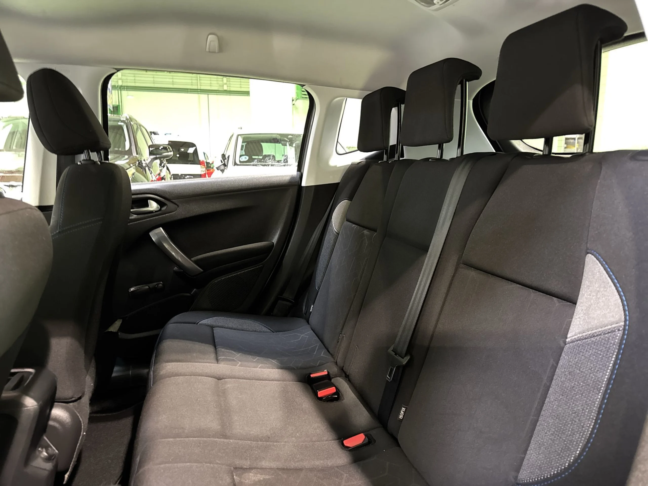 Peugeot 2008 PureTech 82 SANDS Style 60 kW (82 CV) - Foto 19