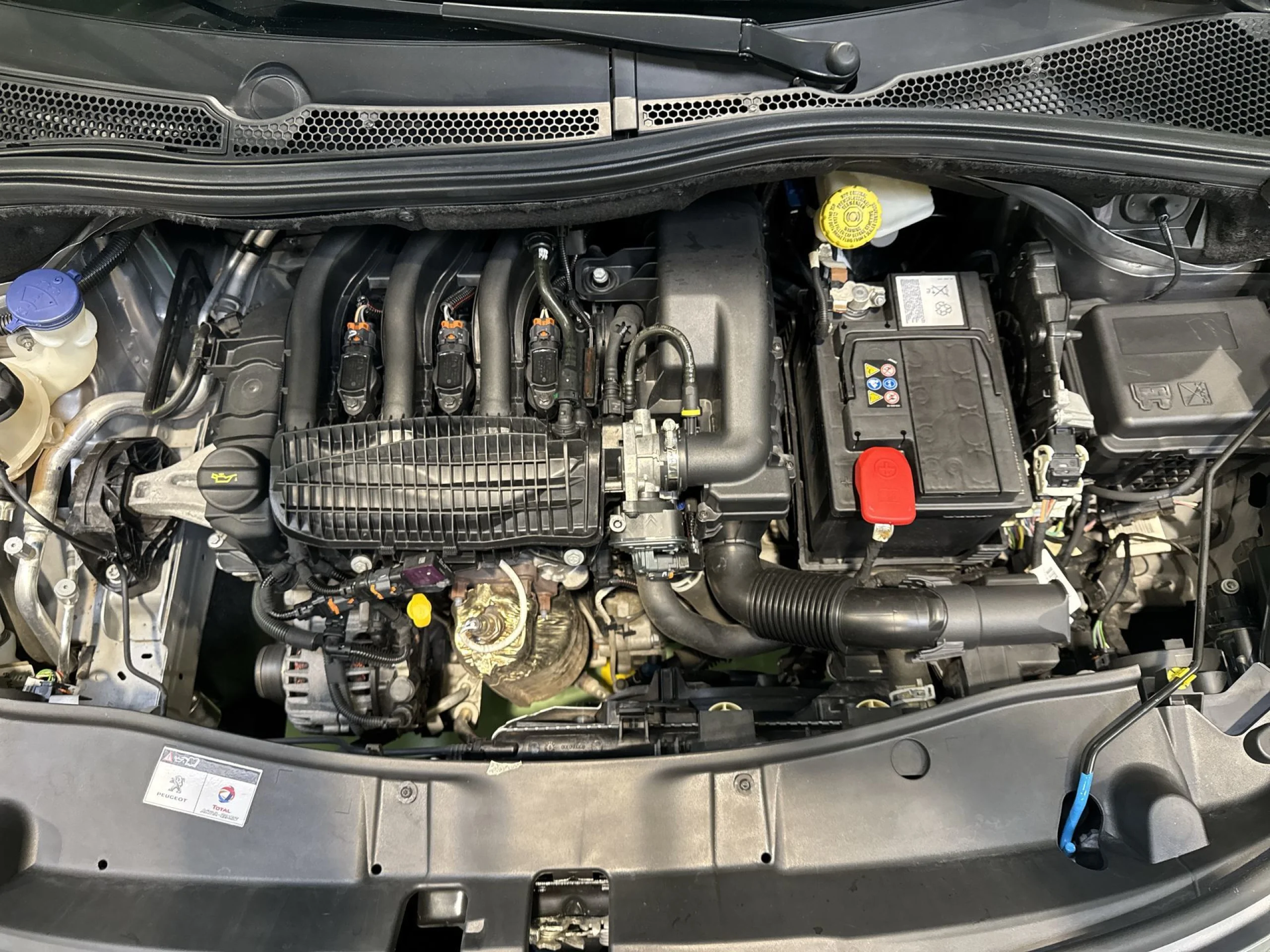 Peugeot 2008 PureTech 82 SANDS Style 60 kW (82 CV) - Foto 22