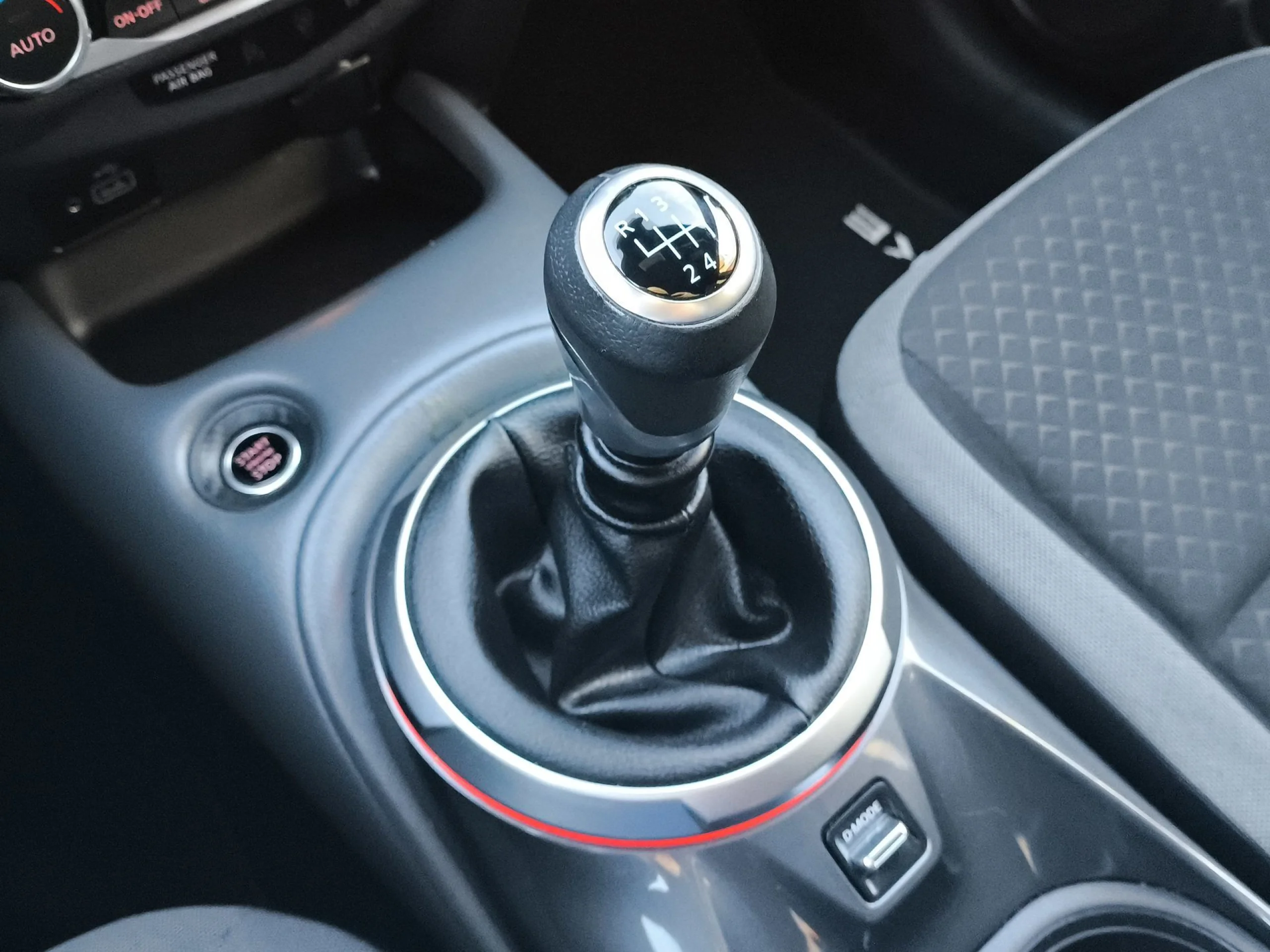 Nissan Juke DIG-T N-Connecta 4x2 86 kW (117 CV) - Foto 16