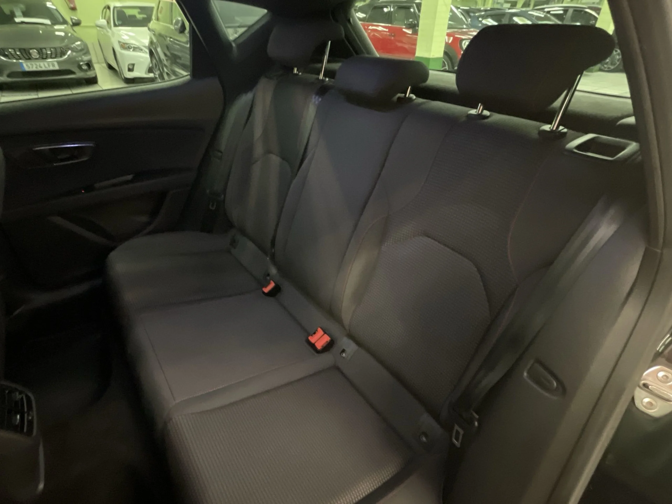 Seat Leon 1.5 TSI SANDS FR Fast Edition 110 kW (150 CV) - Foto 18