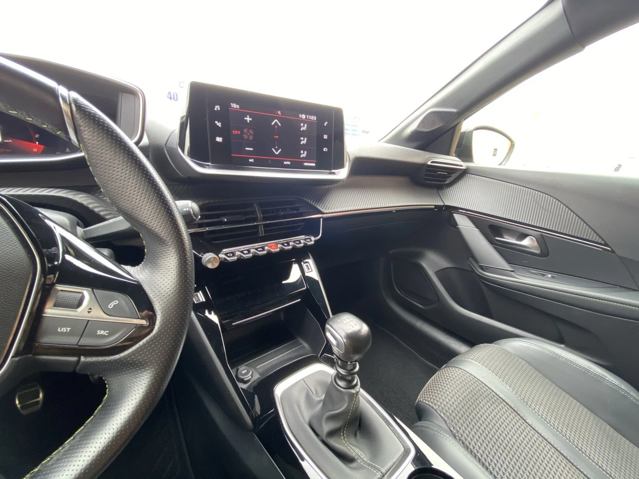 Peugeot 208 PureTech 100 SANDS GT Line 75 kW (100 CV) - Foto 17