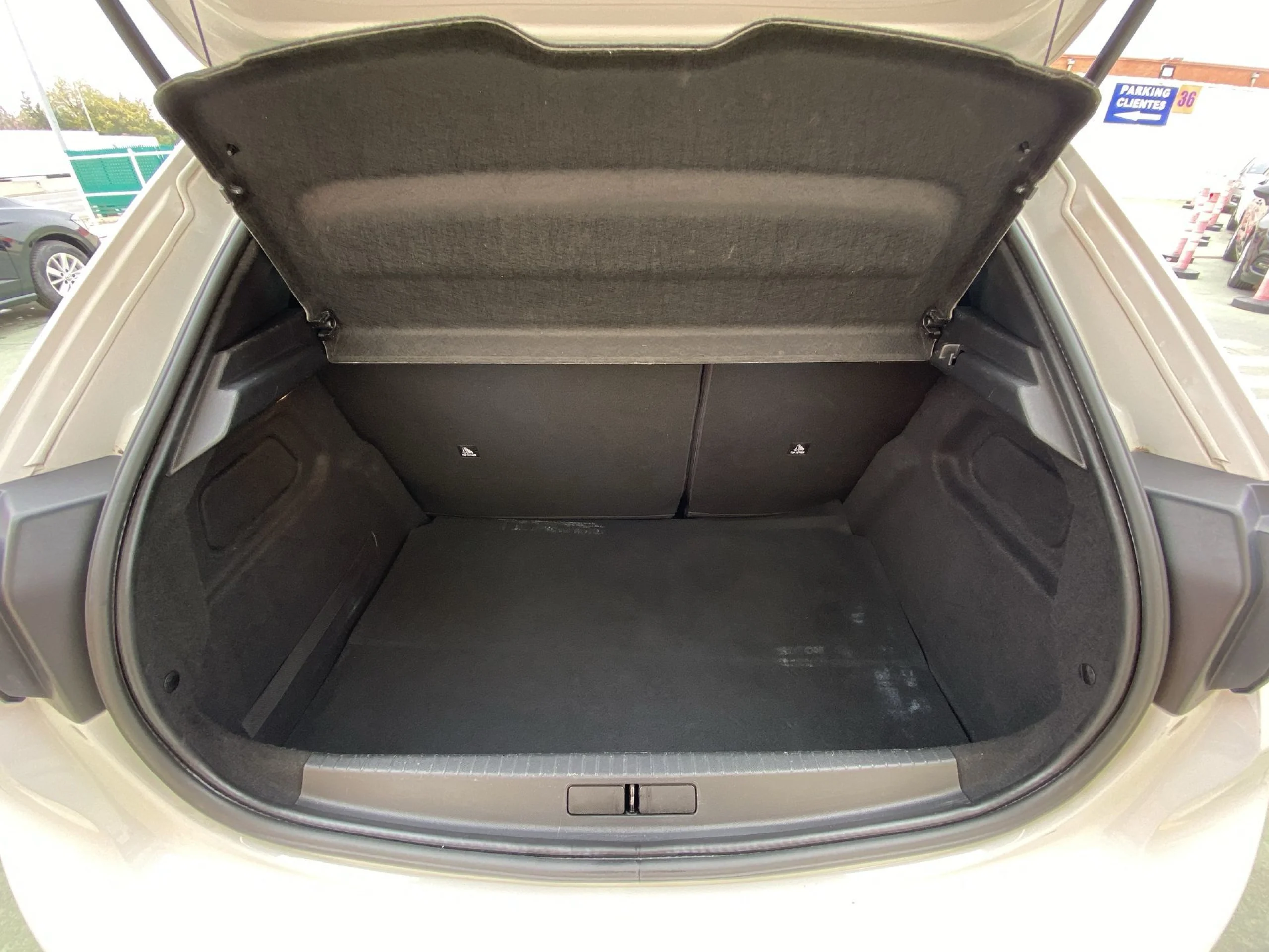 Peugeot 208 PureTech 100 SANDS GT Line 75 kW (100 CV) - Foto 19