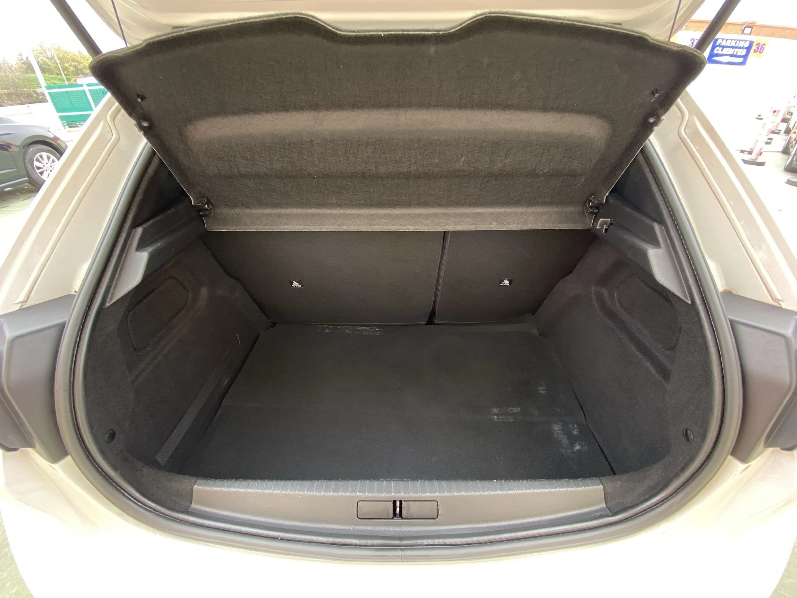 Peugeot 208 PureTech 100 SANDS GT Line 75 kW (100 CV) - Foto 20