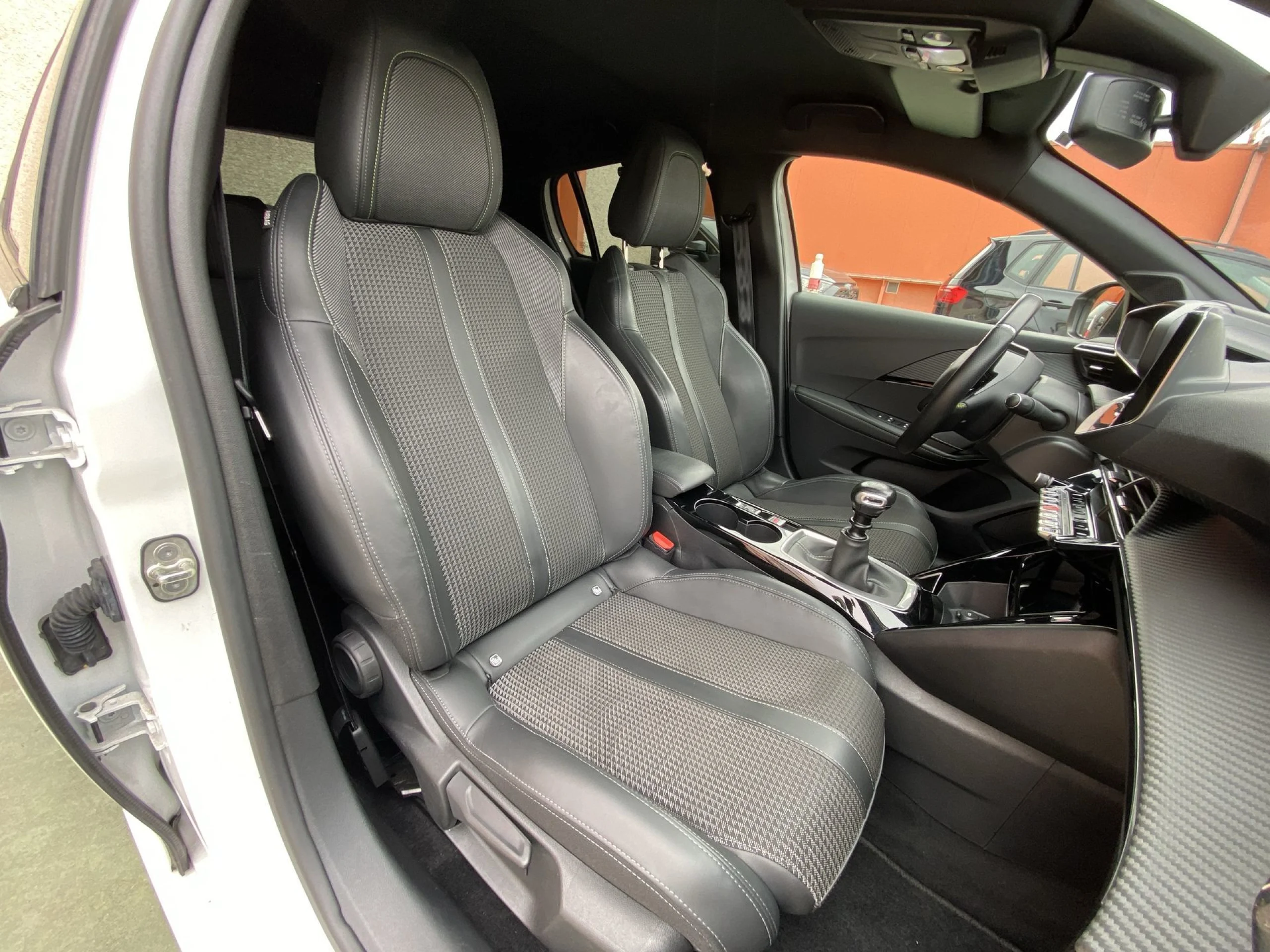 Peugeot 208 PureTech 100 SANDS GT Line 75 kW (100 CV) - Foto 21