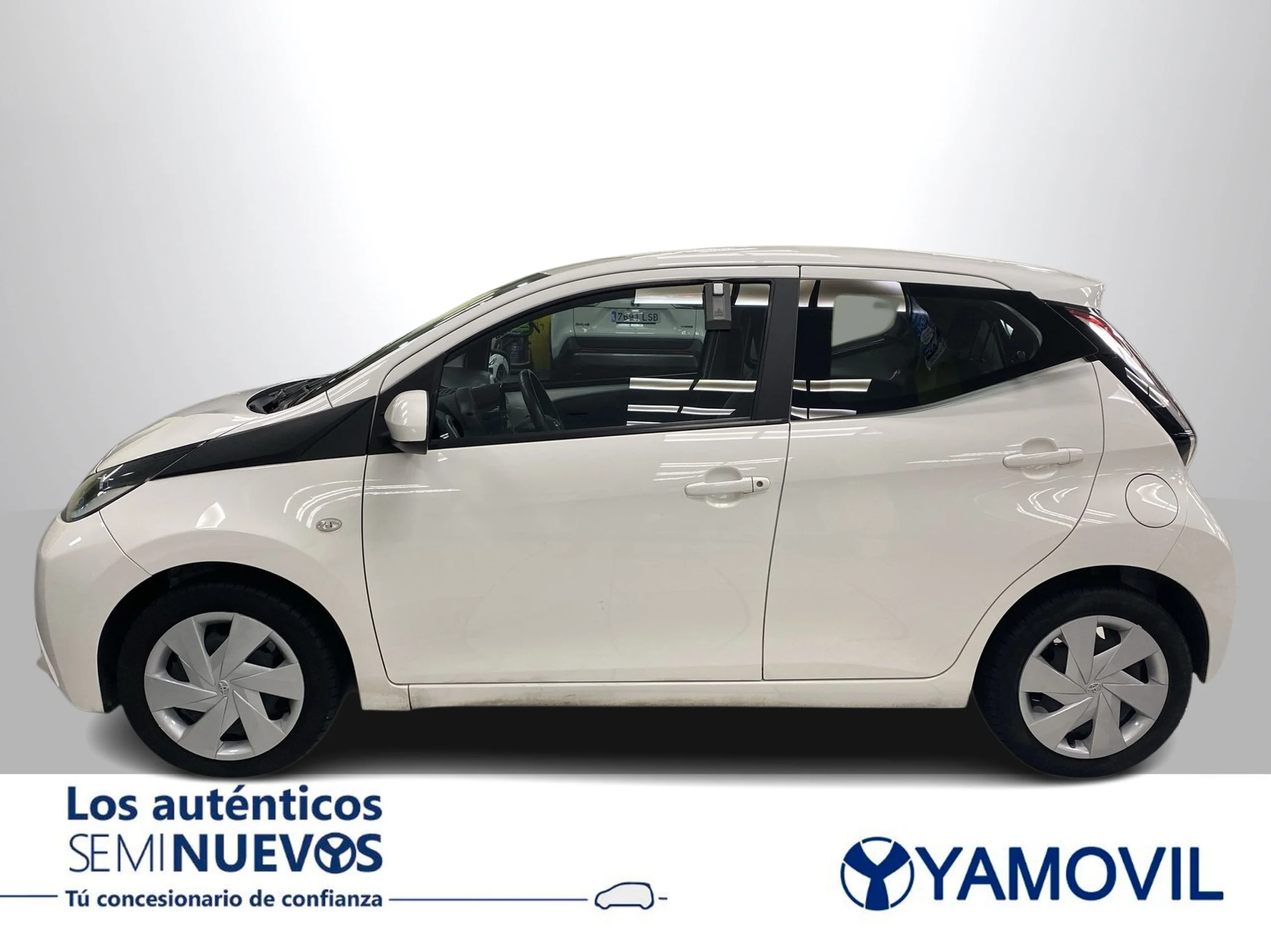Toyota Aygo 1.0 70 x-play X-Shift 51 kW (69 CV) - Foto 4