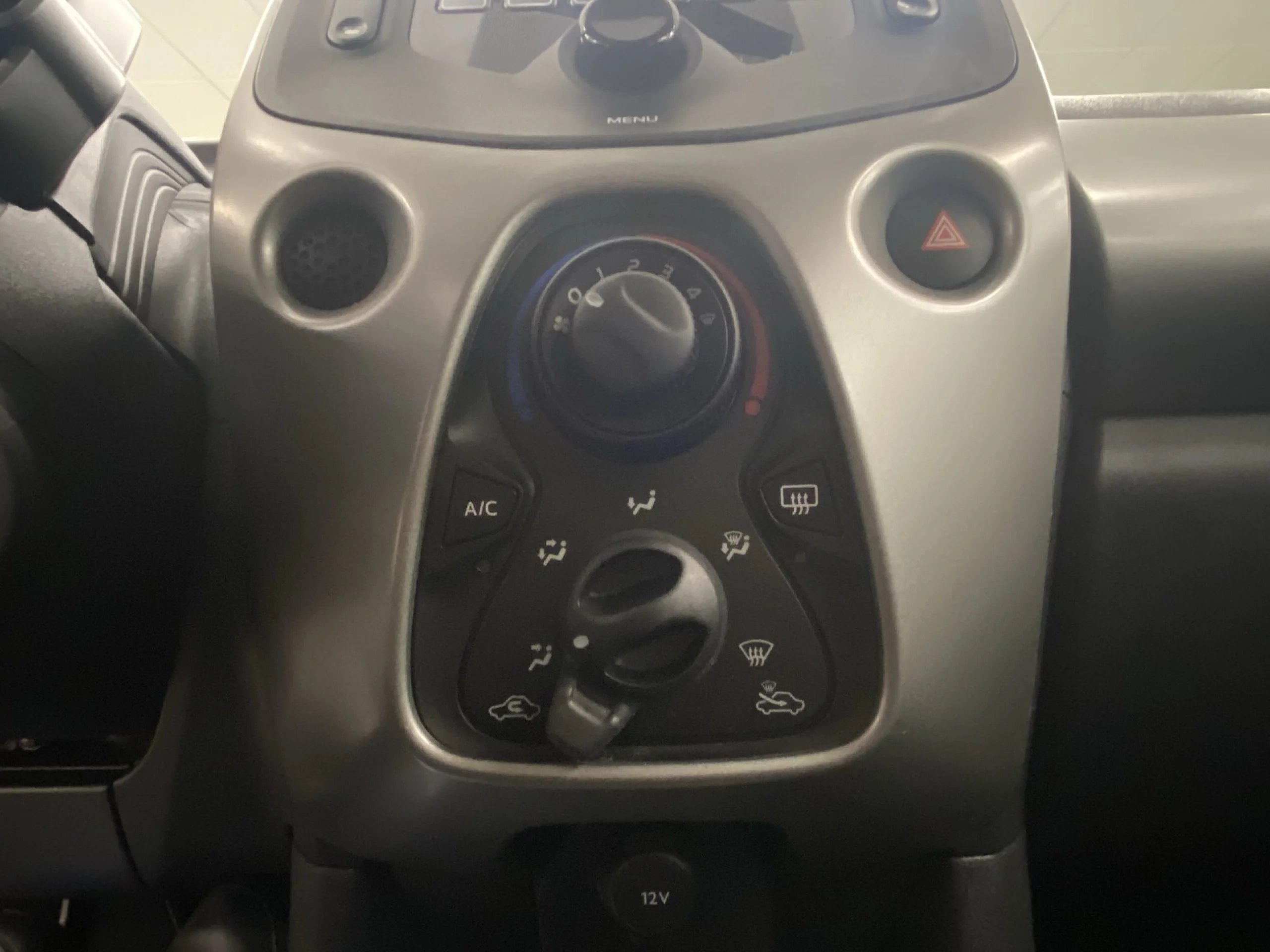 Toyota Aygo 1.0 70 x-play X-Shift 51 kW (69 CV) - Foto 13