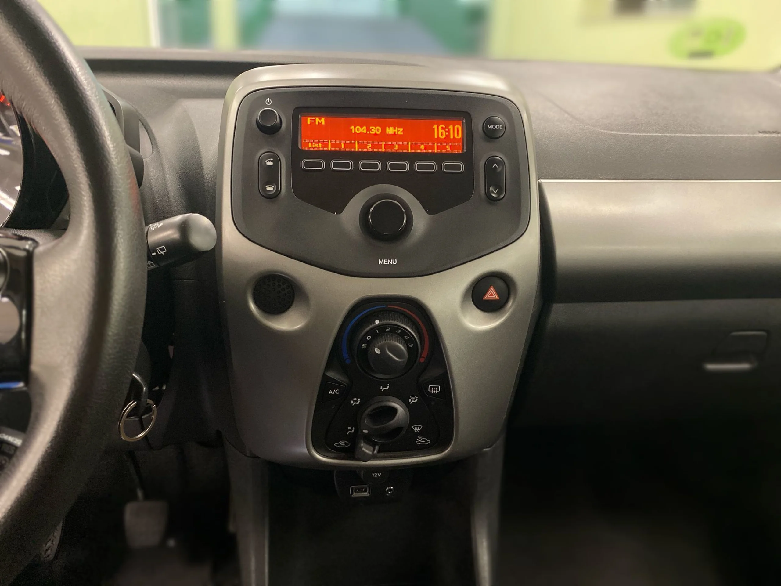 Toyota Aygo 1.0 70 x-play X-Shift 51 kW (69 CV) - Foto 15