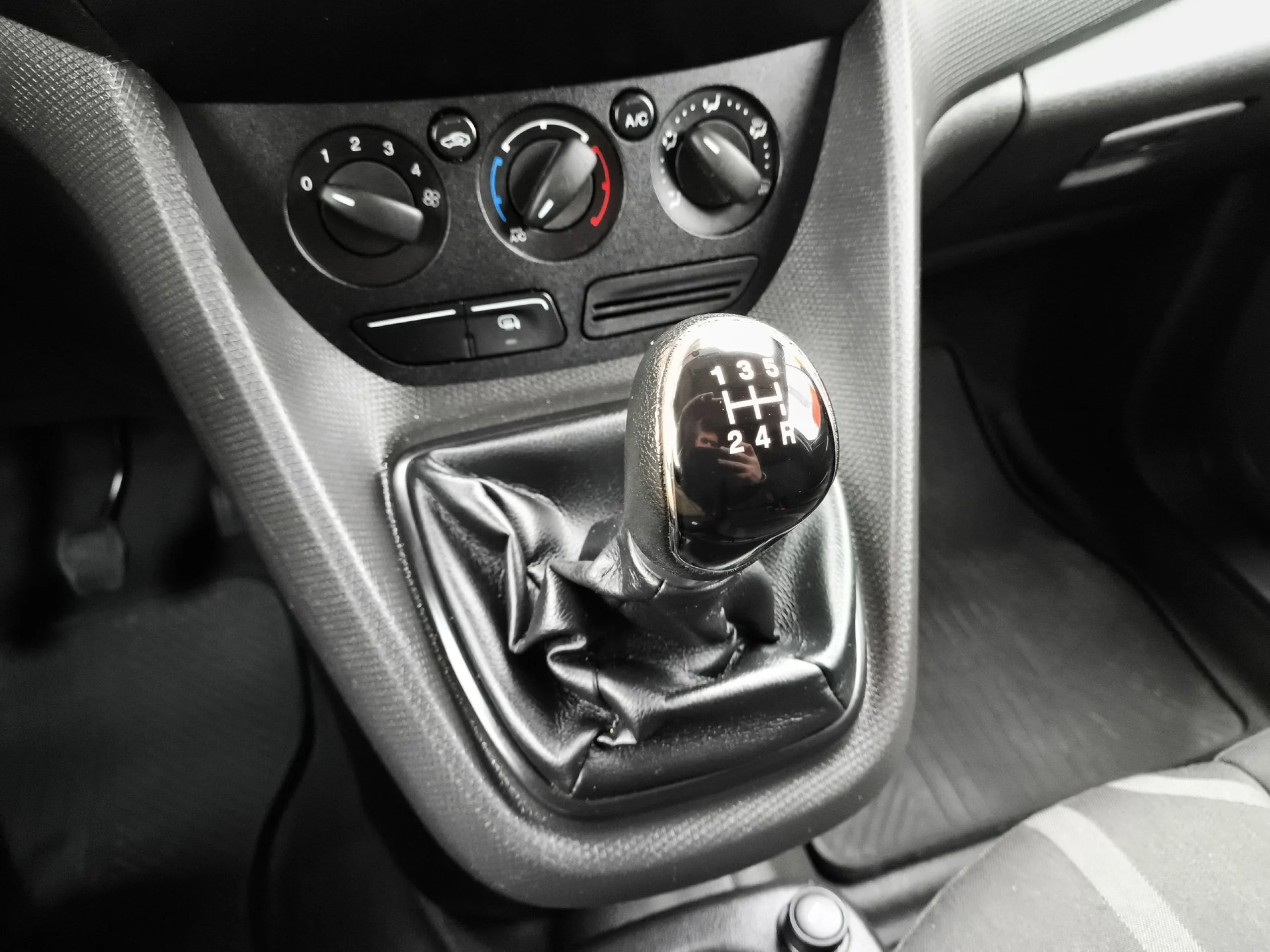 Ford Transit connect Furgon 1.6 TDCi Trend 200 L1 55 kW (75 CV) - Foto 18