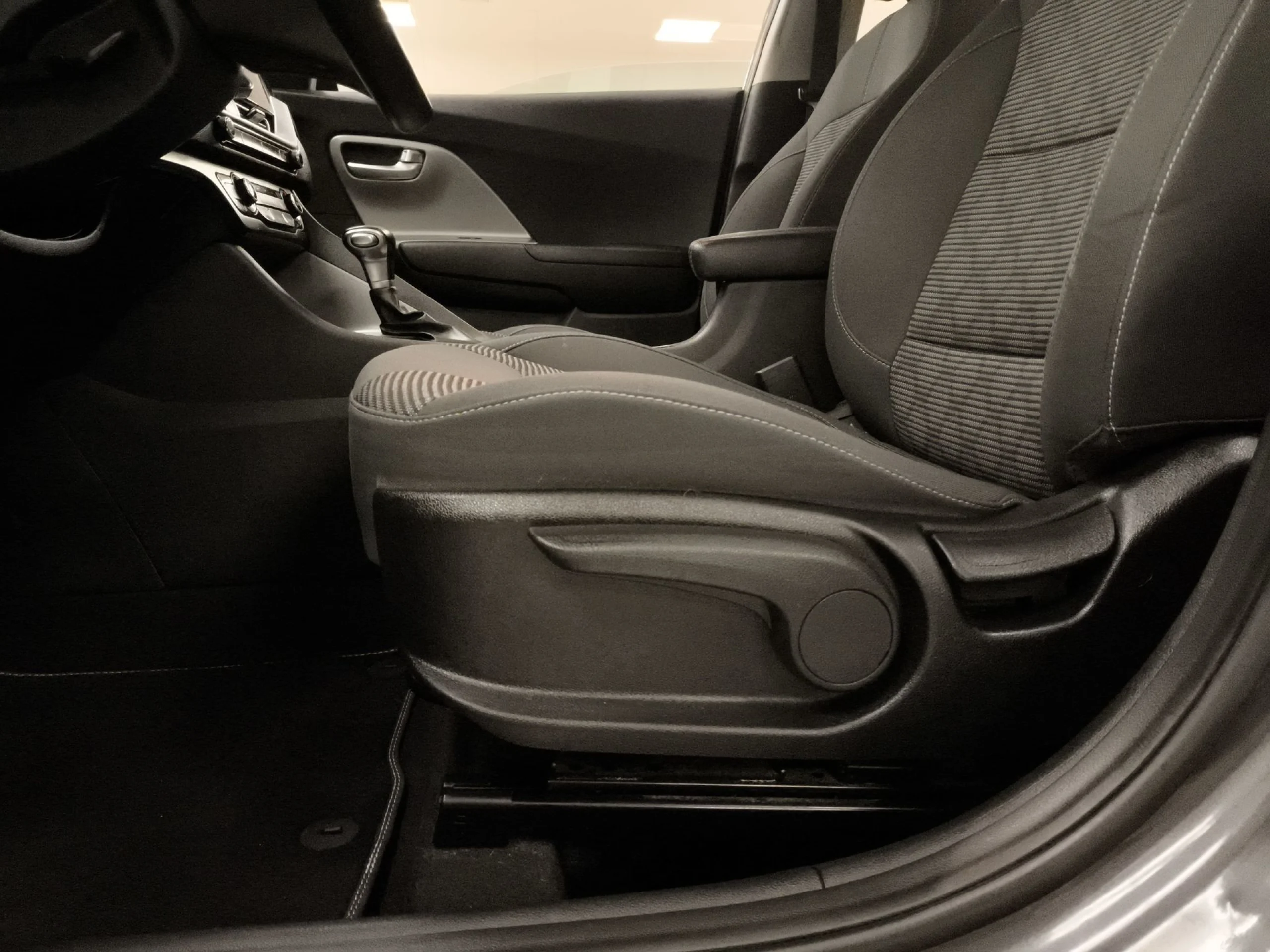 Kia Niro 1.6 GDi HEV Concept 104 kW (141 CV) - Foto 9