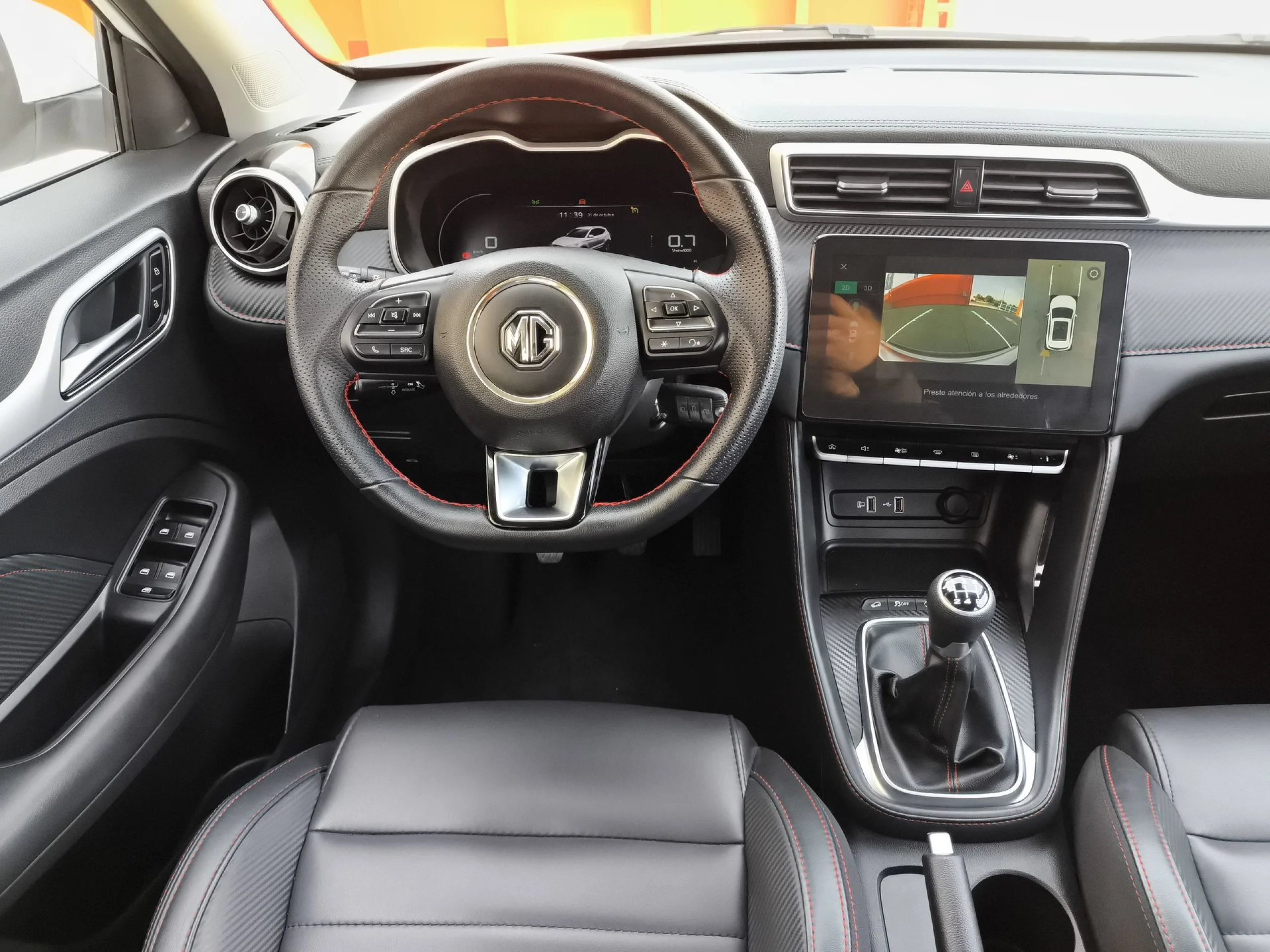 MG ZS 1.5 Luxury 78 kW (106 CV) - Foto 18