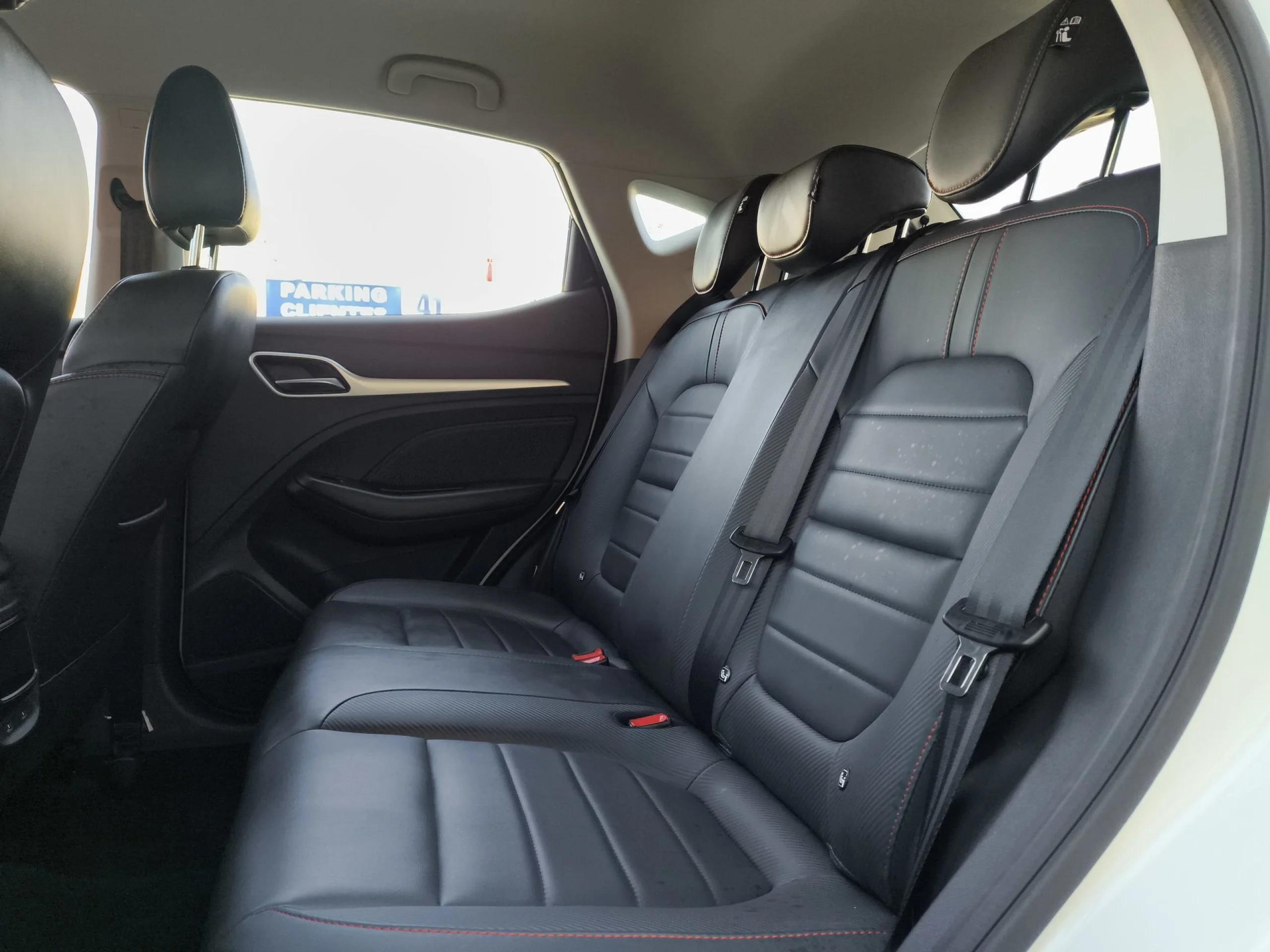 MG ZS 1.5 Luxury 78 kW (106 CV) - Foto 19