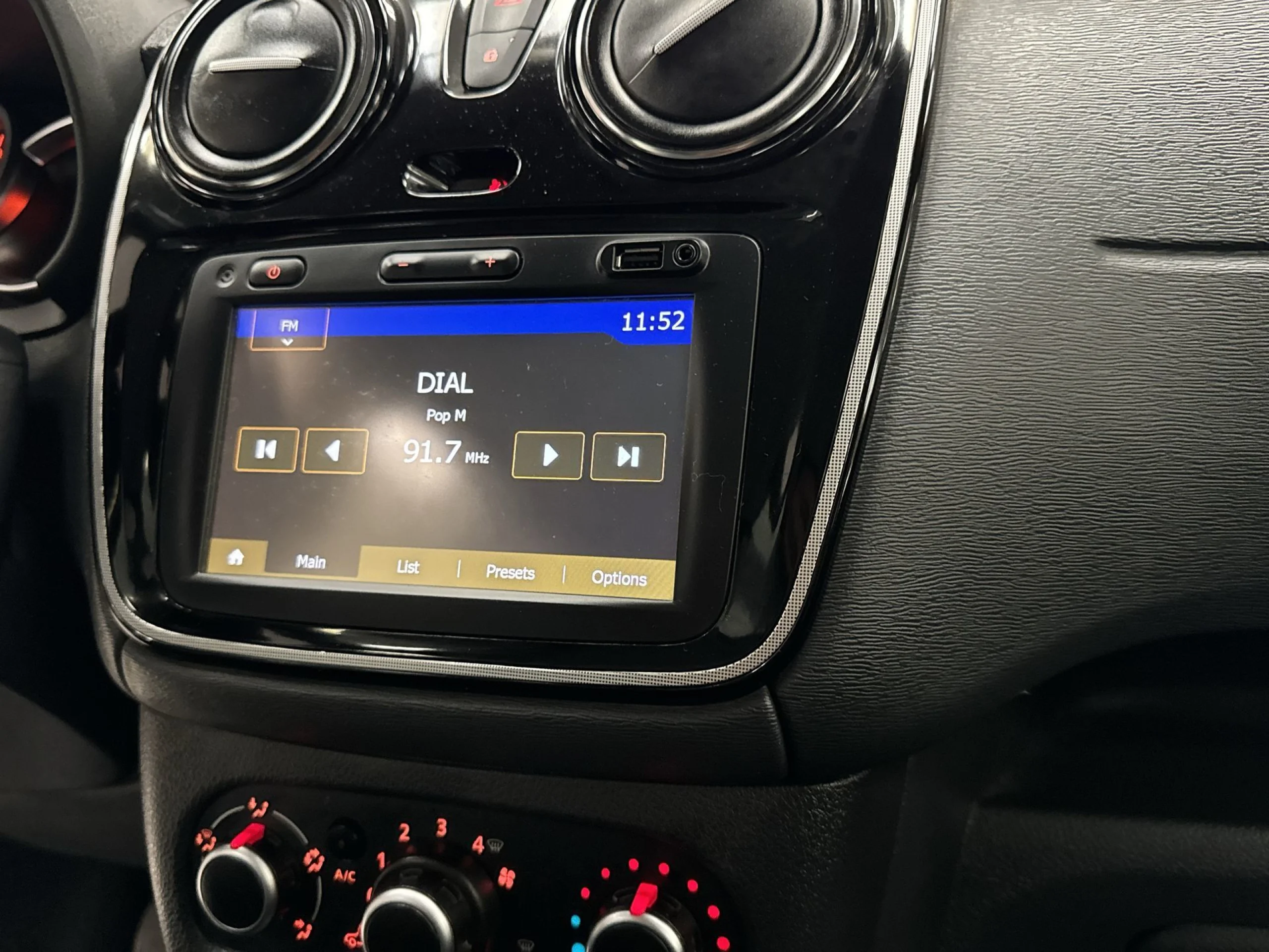 Dacia Lodgy Serie Limitada Nómada 1.6 75 kW (100 CV) 7 Plazas - Foto 15