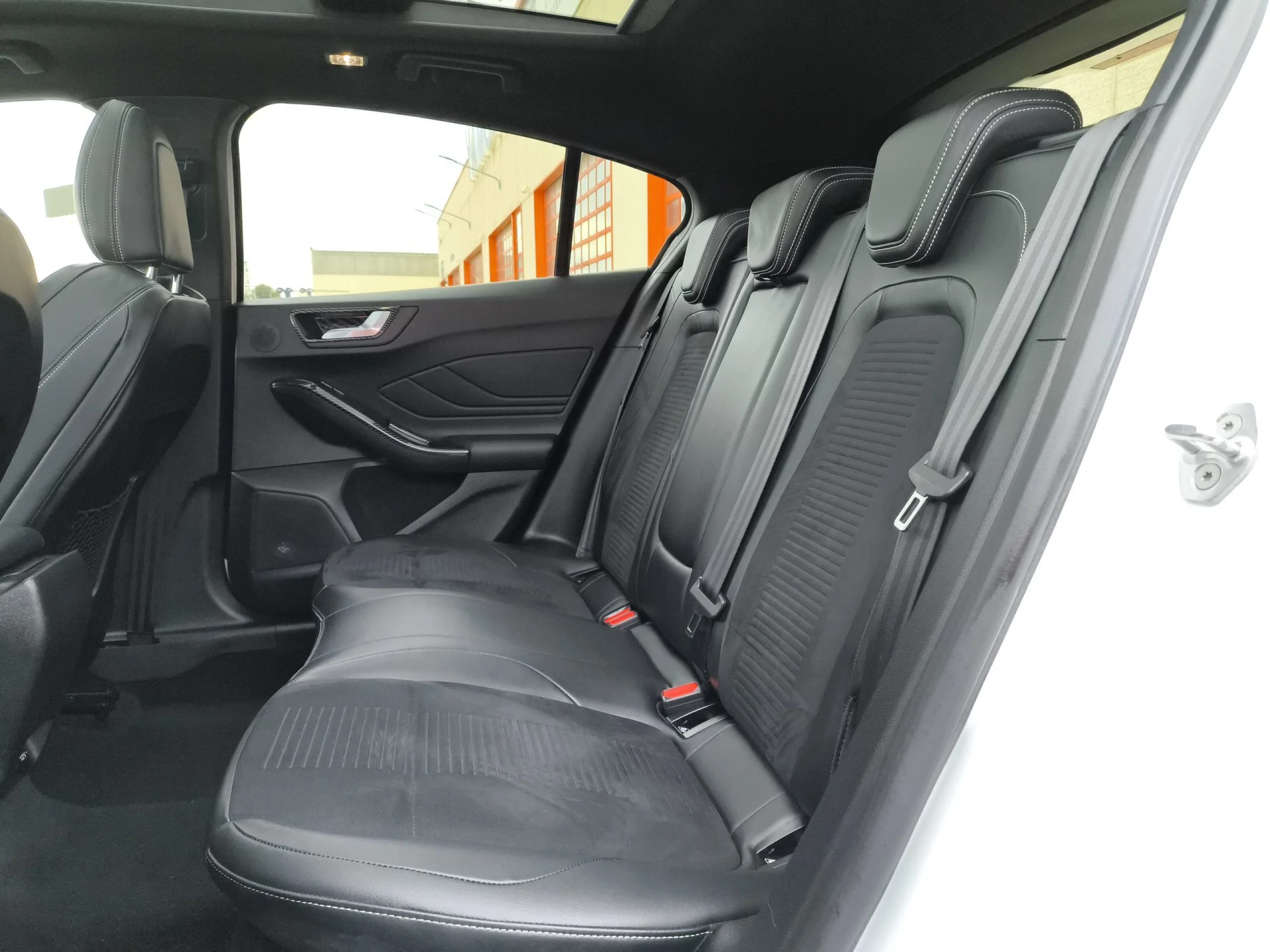 Ford Focus 2.3 EcoBoost ST 206 kW (280 CV) - Foto 20