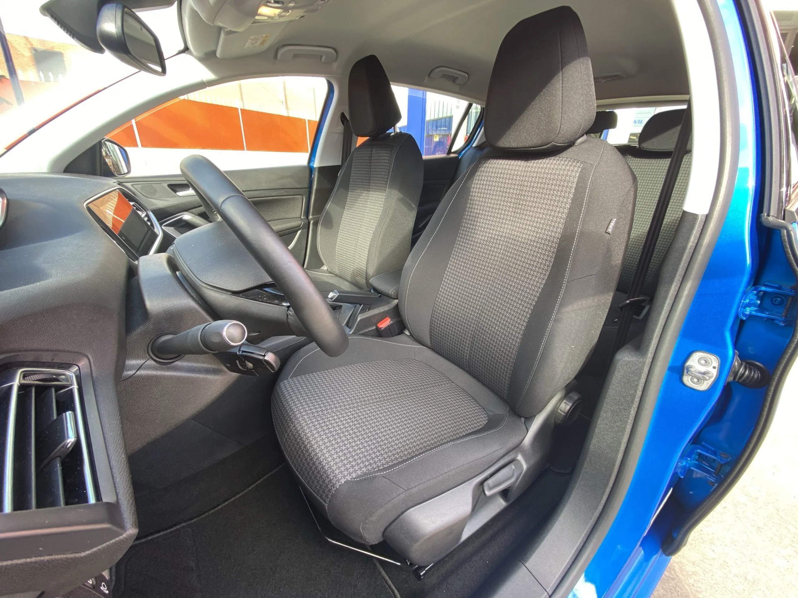 Peugeot 308 BlueHDi 130 SANDS Active 96 kW (130 CV) - Foto 8