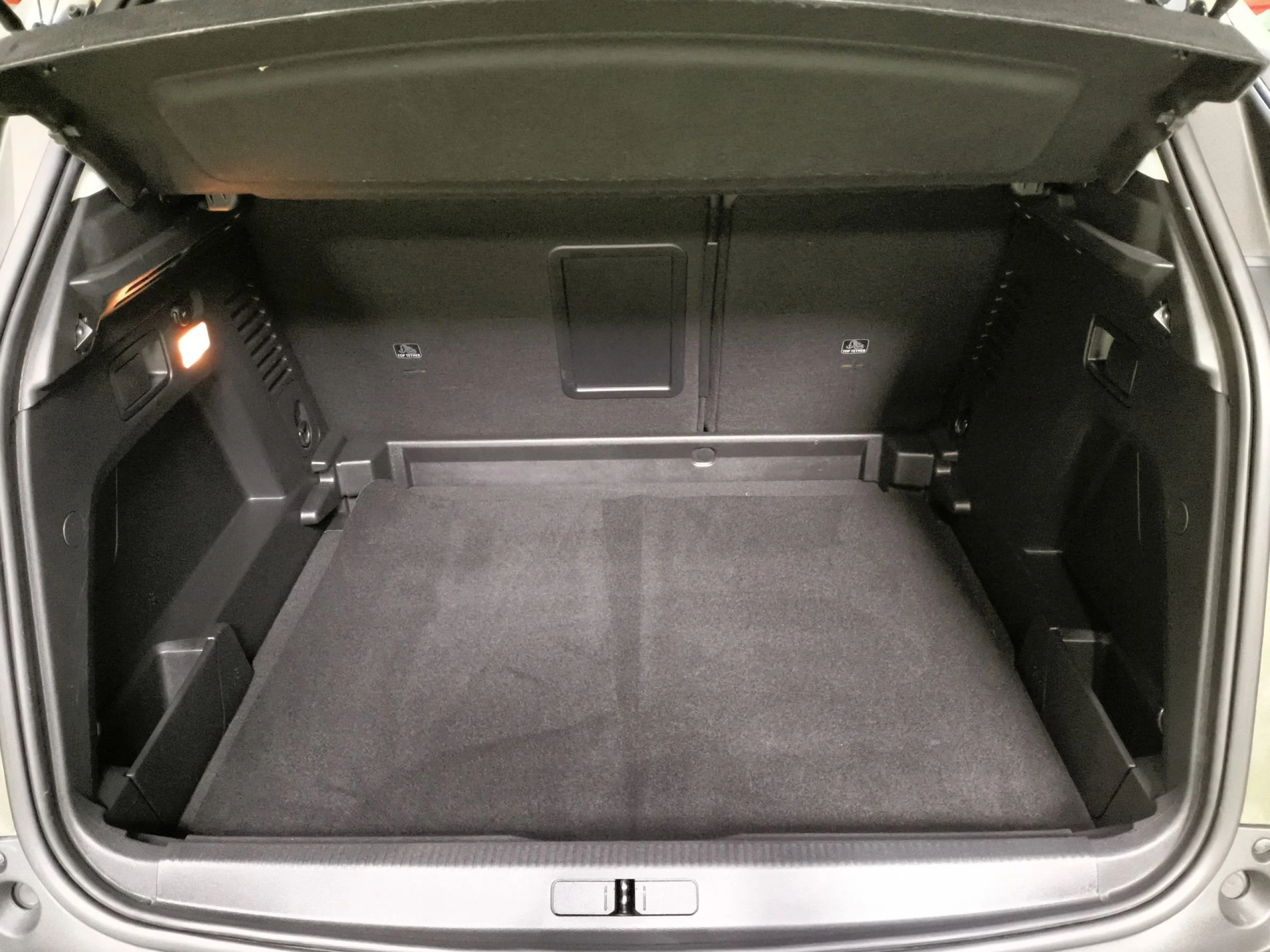 Peugeot 3008 PureTech 130 SANDS Allure 96 kW (130 CV) - Foto 19
