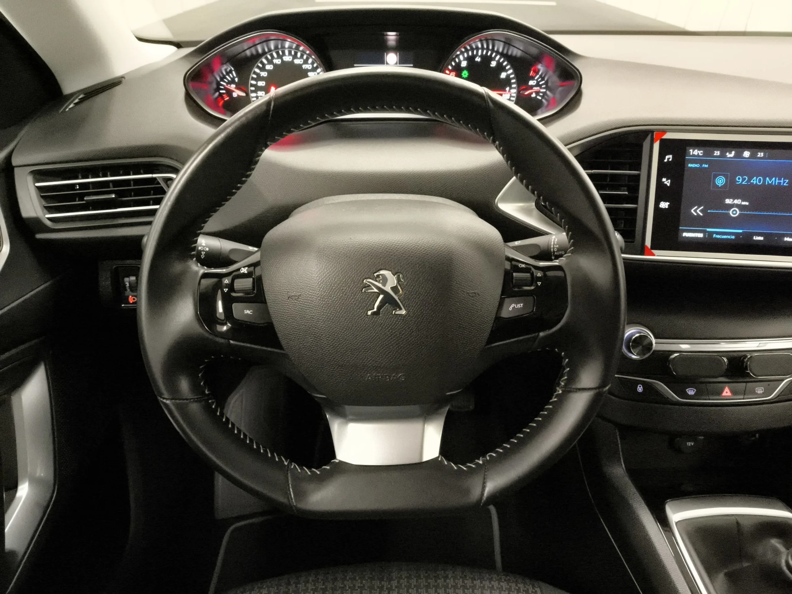 Peugeot 308 SW PureTech 130 SANDS Style 96 kW (130 CV) - Foto 11